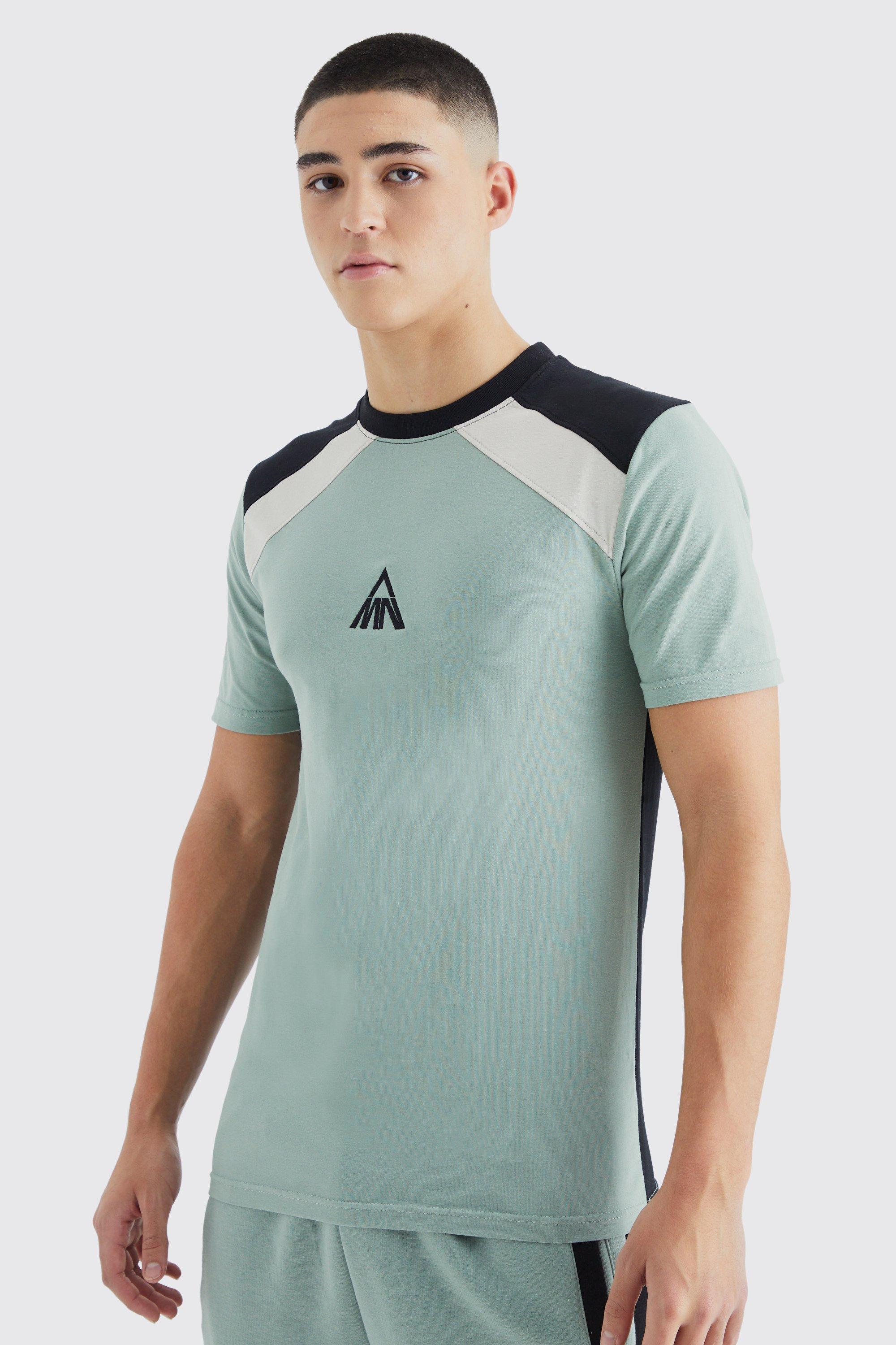 Image of T-shirt attillata Man a blocchi di colore, Verde