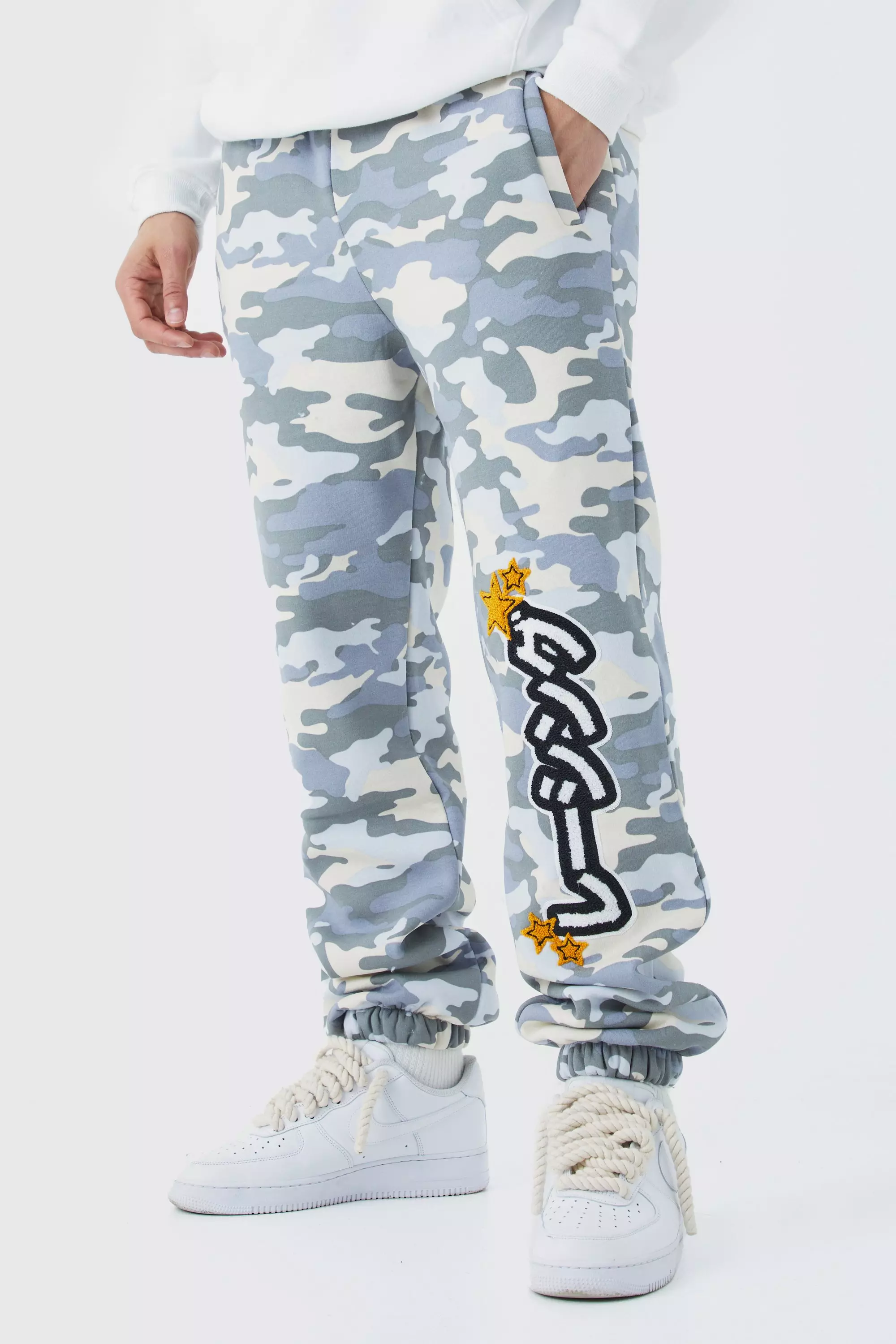 Regular Fit Camo Joggingbroek Met Badge