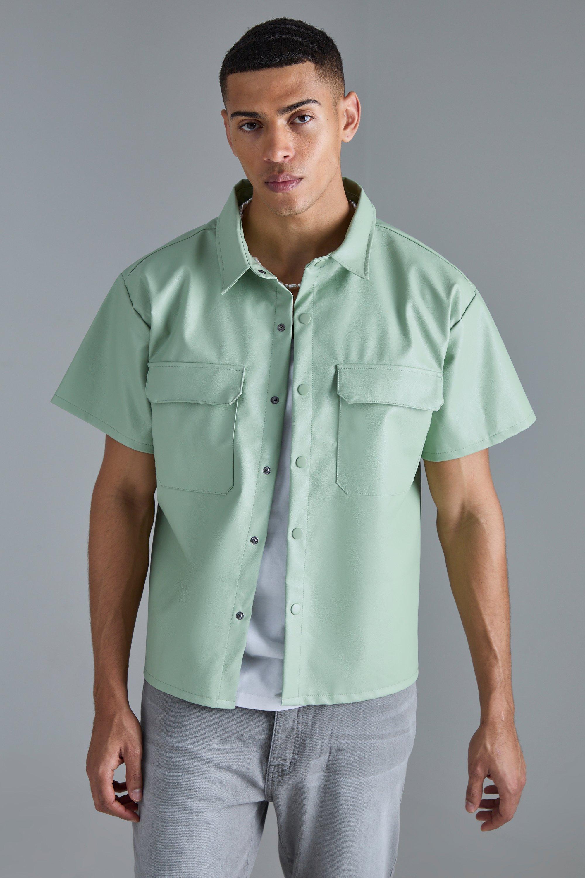 Image of Camicia squadrata in PU con bottoni a pressione e tasche applicate, Verde