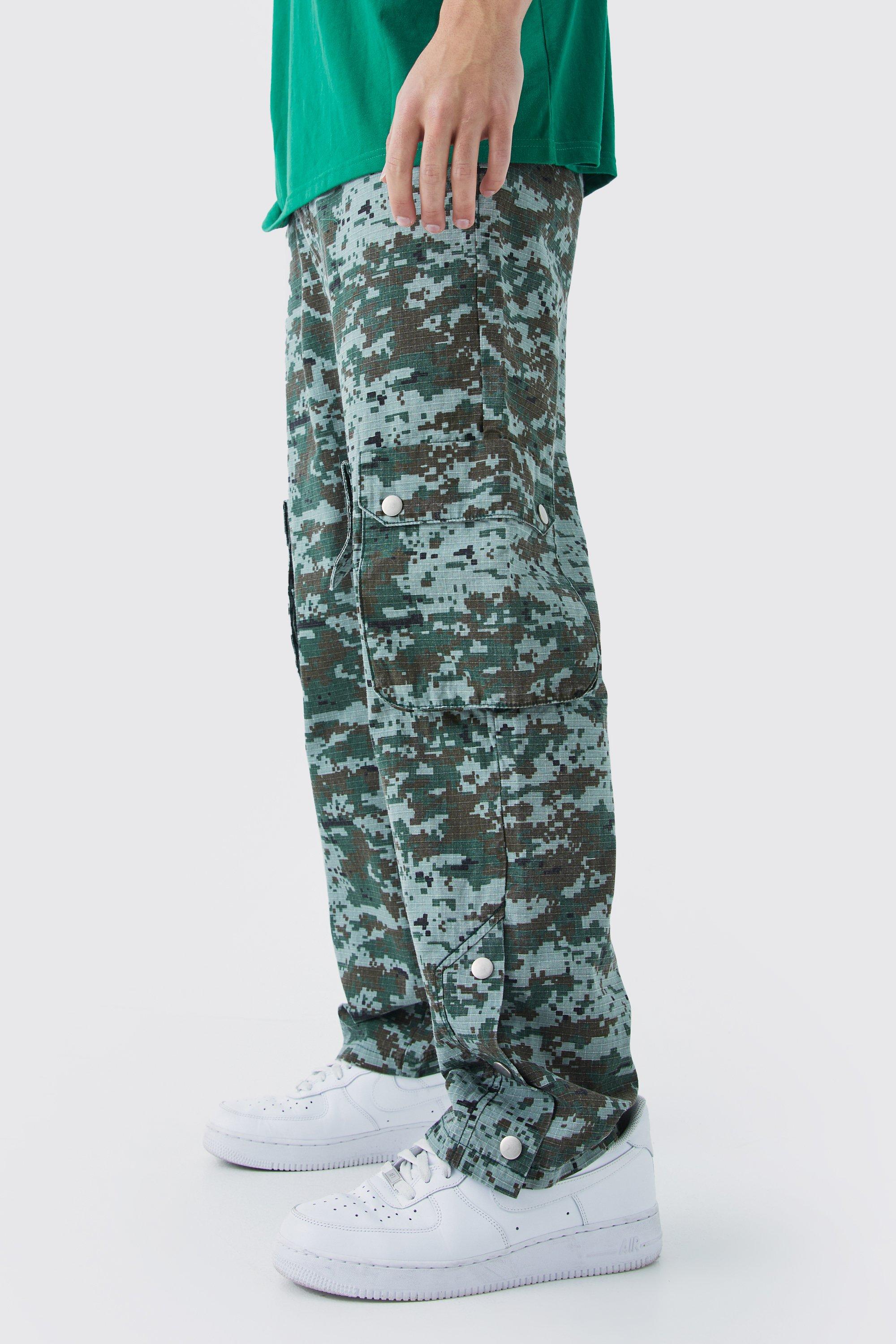 Image of Pantaloni dritti in fantasia militare in rilievo in rilievo in rilievo, Verde