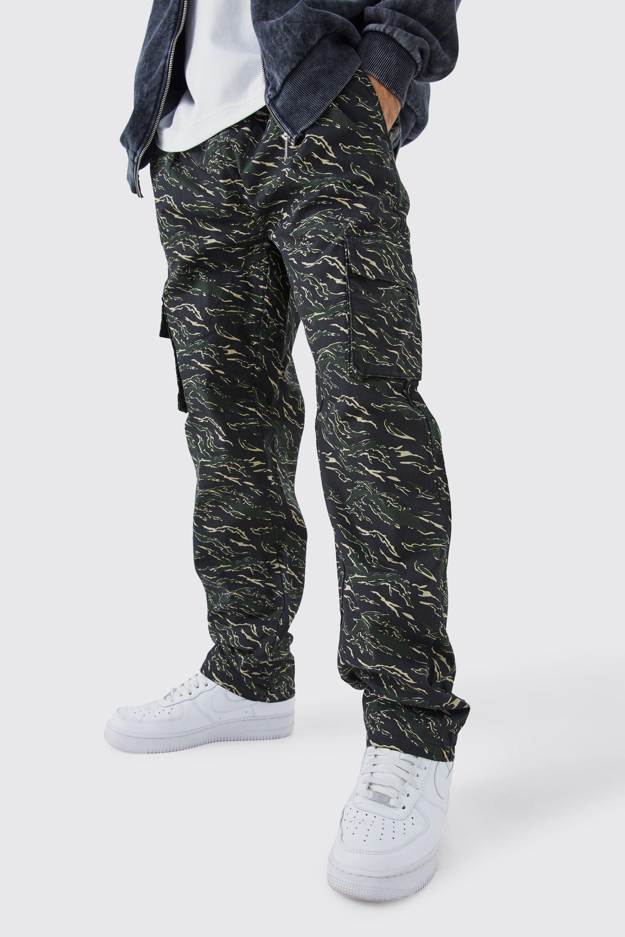 Boohoo Camouflage Print Cargo Broek Met Rechte Pijpen En Elastische Taille, Black