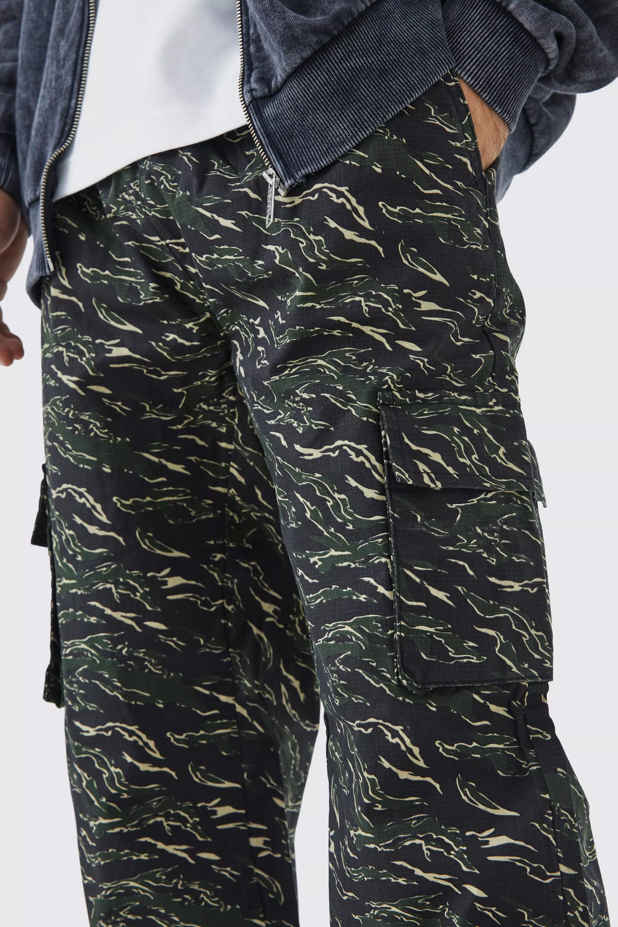 Tiger camo 2024 cargo pants