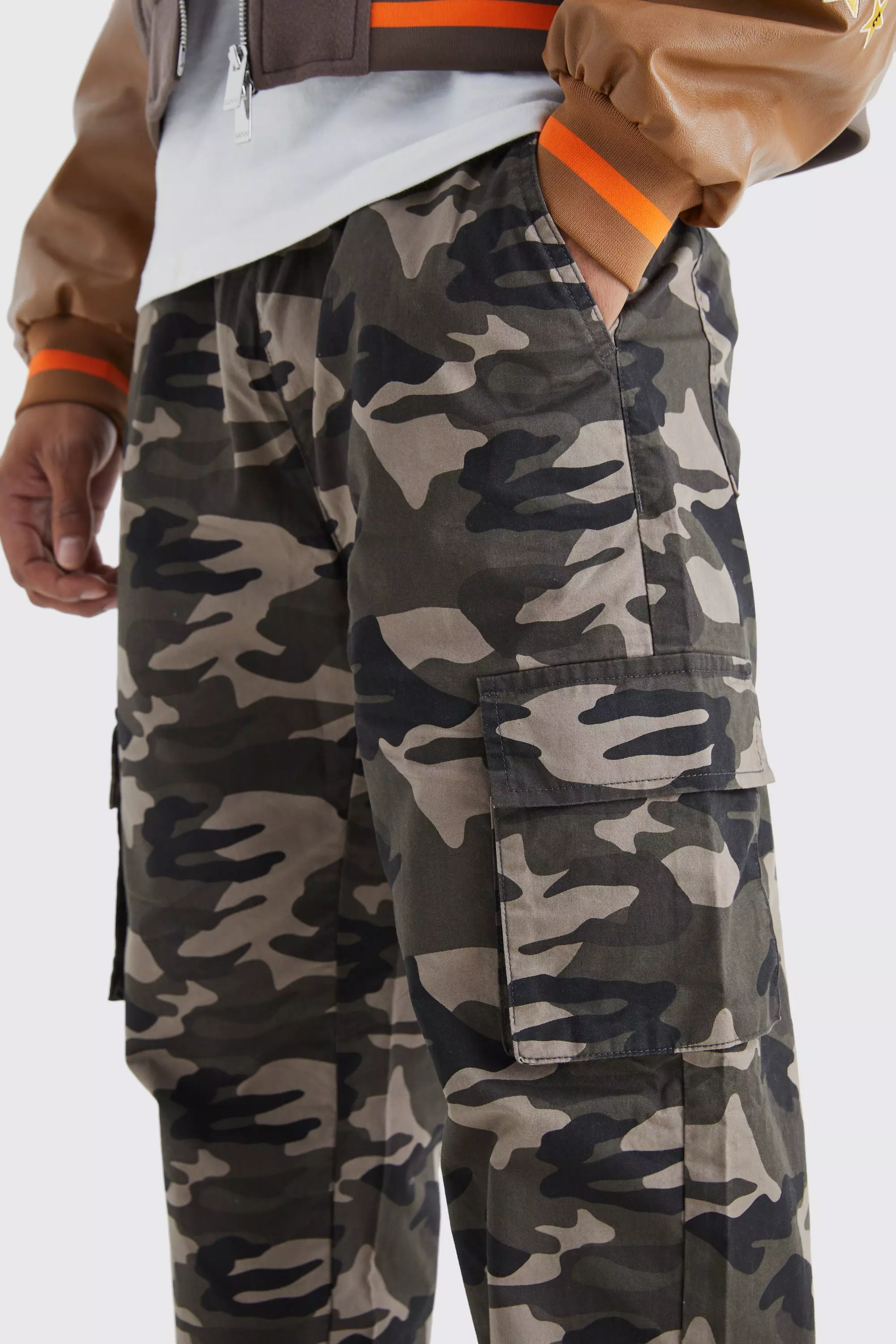 Camouflage cargo trousers