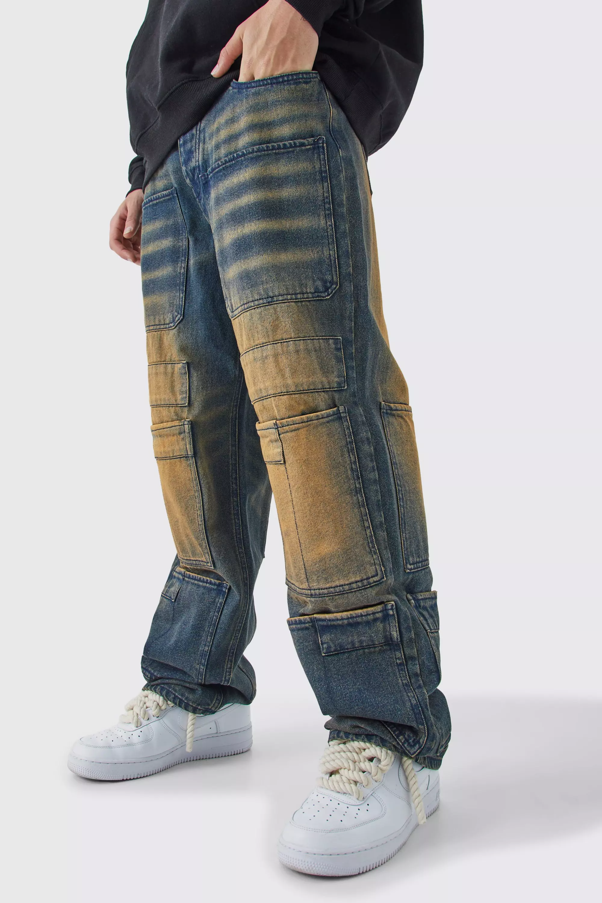 Multi-pocket wide-leg cargo jean