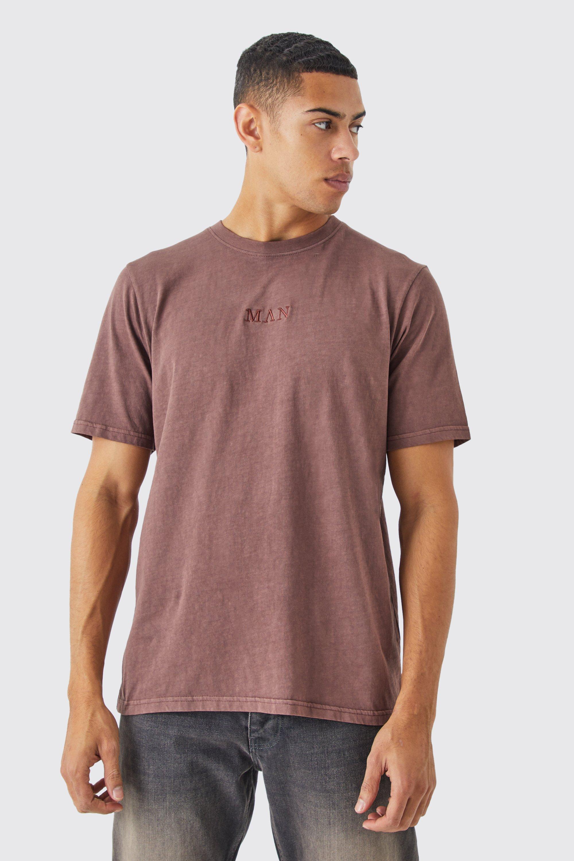 Image of T-shirt a girocollo Man slavata con caratteri romani, Brown