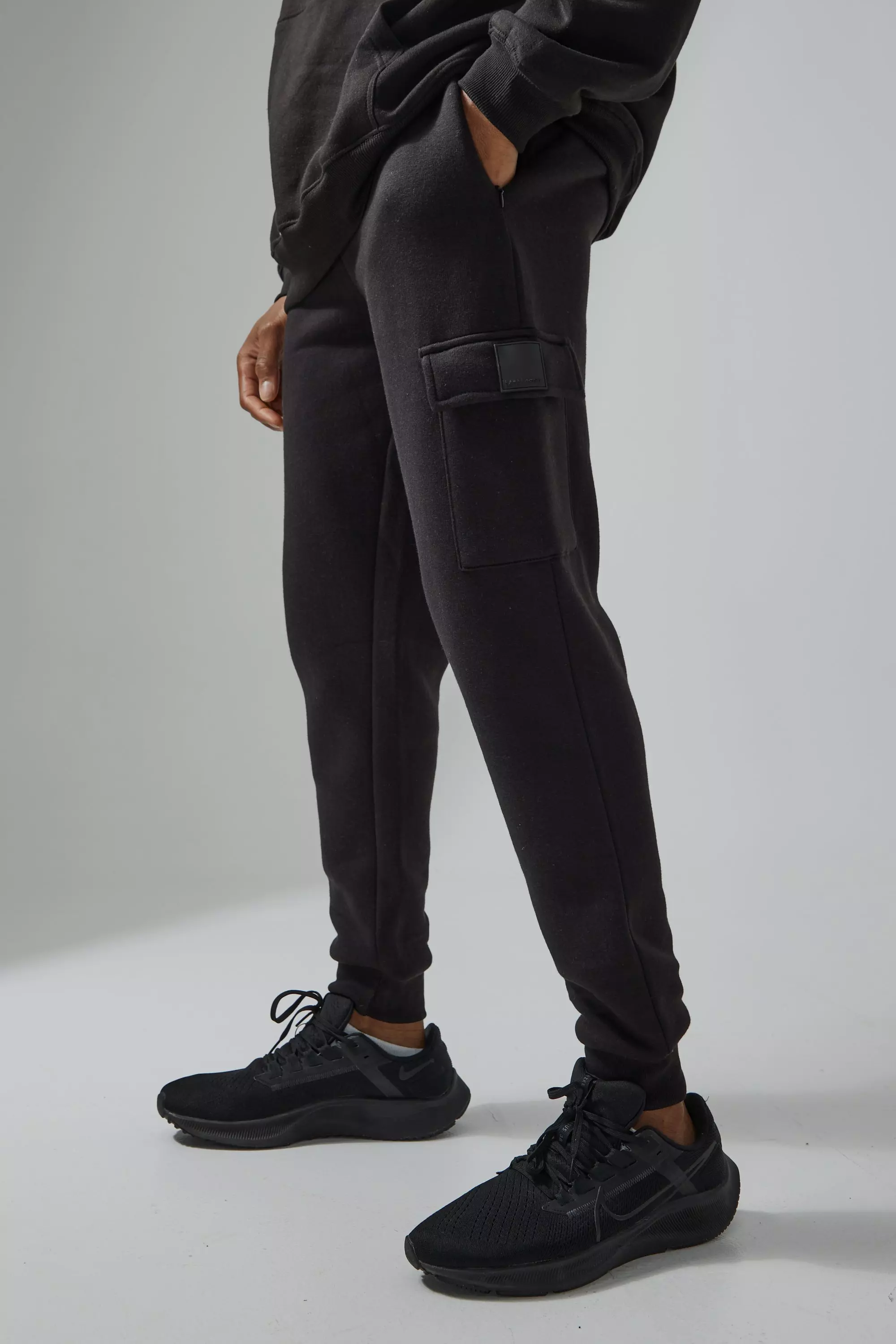 Nike foundation cargo online joggers black