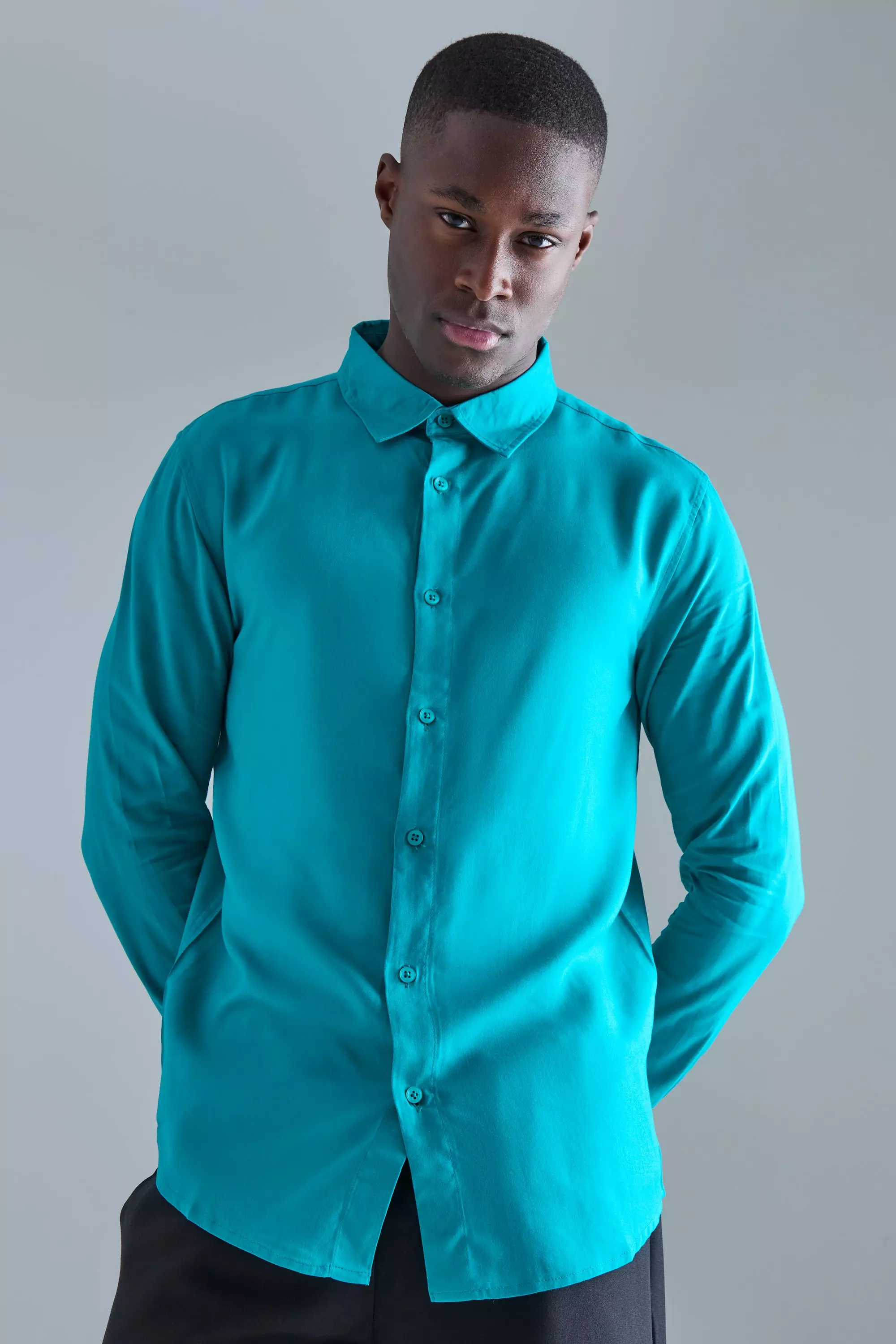 Chemise unie en viscose manches longues boohooMAN FR