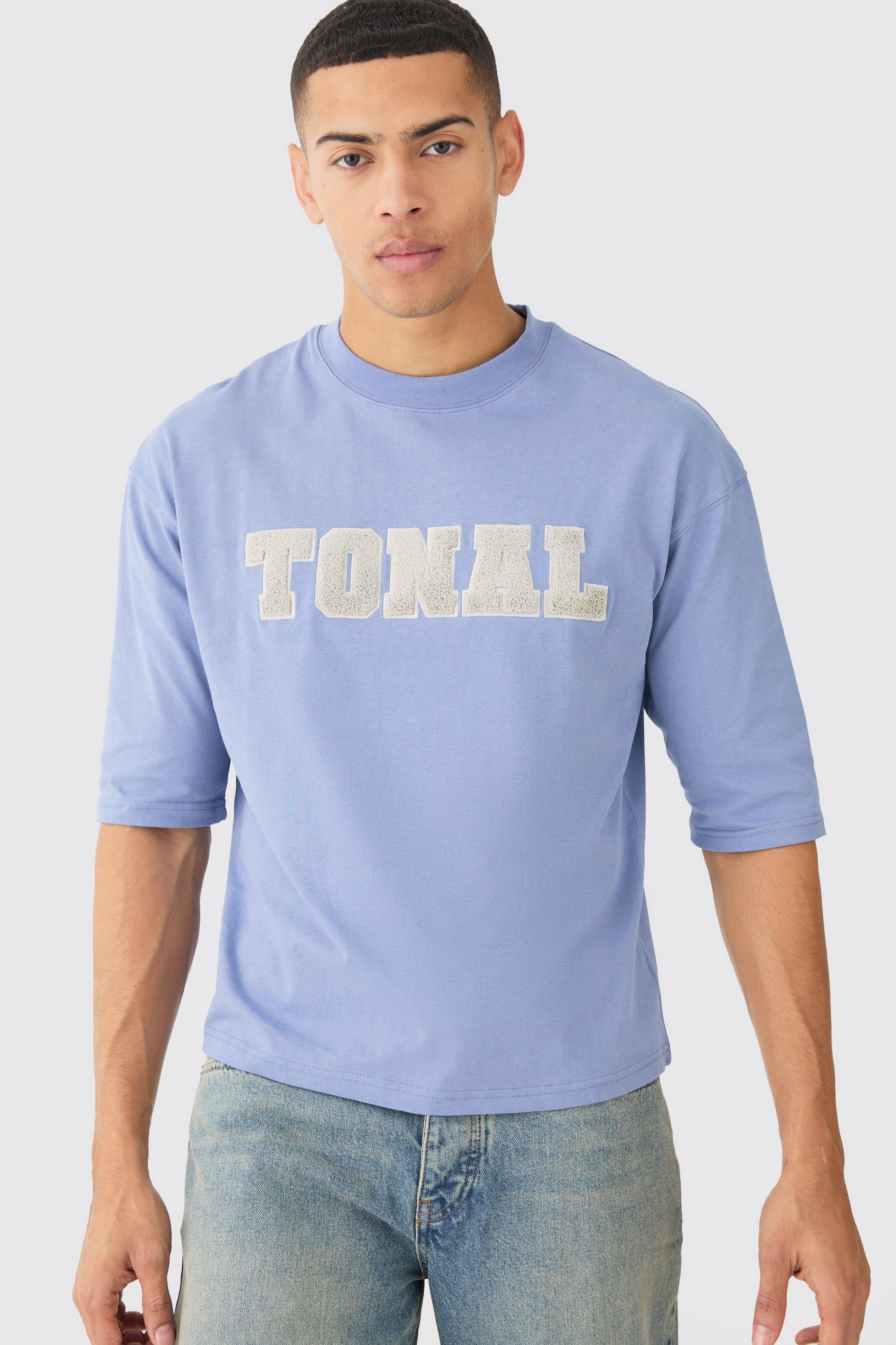 Image of T-shirt squadrata con applique in pile borg a mezze maniche, Azzurro