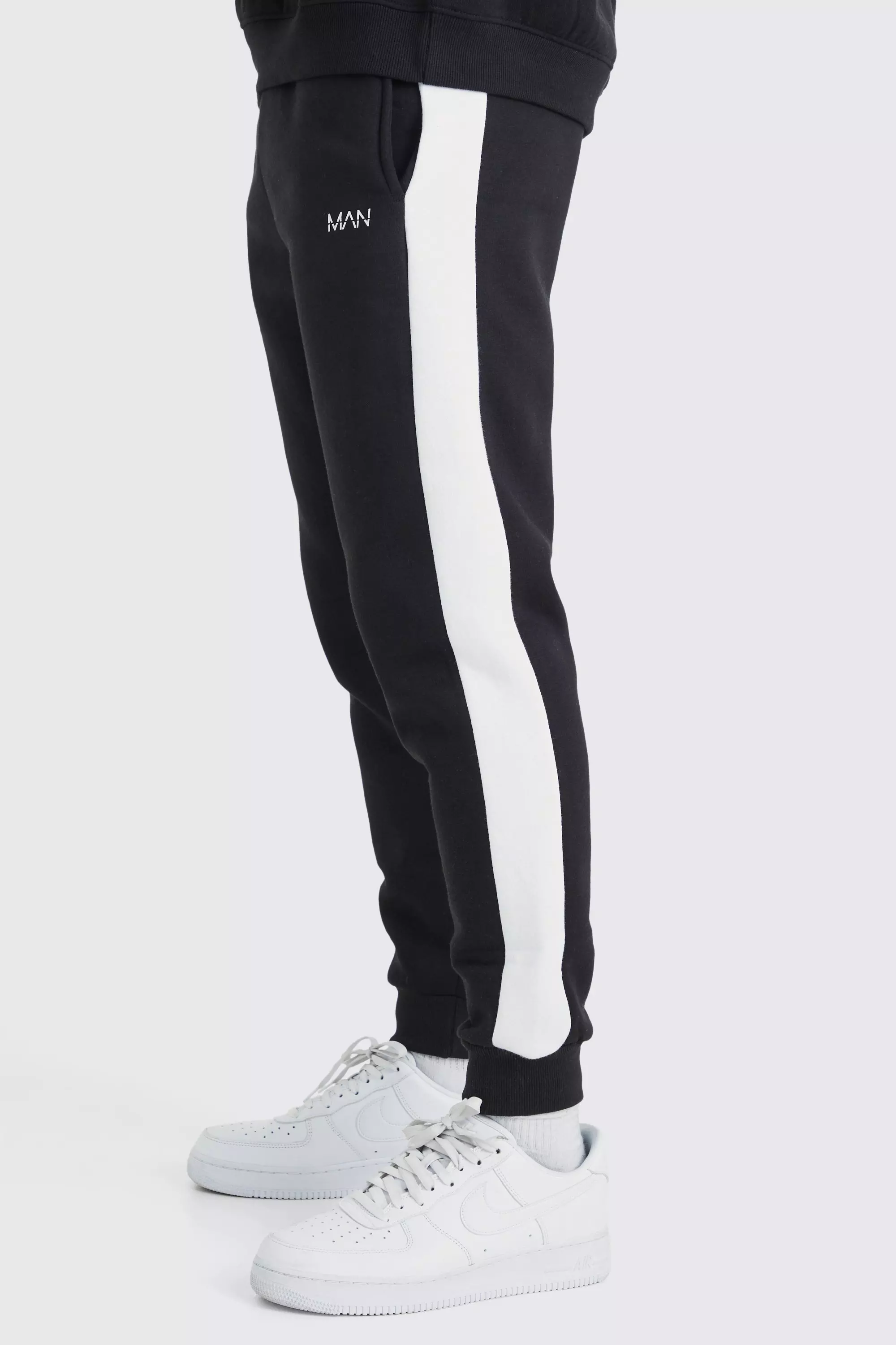 Tapered jogging bottoms hot sale