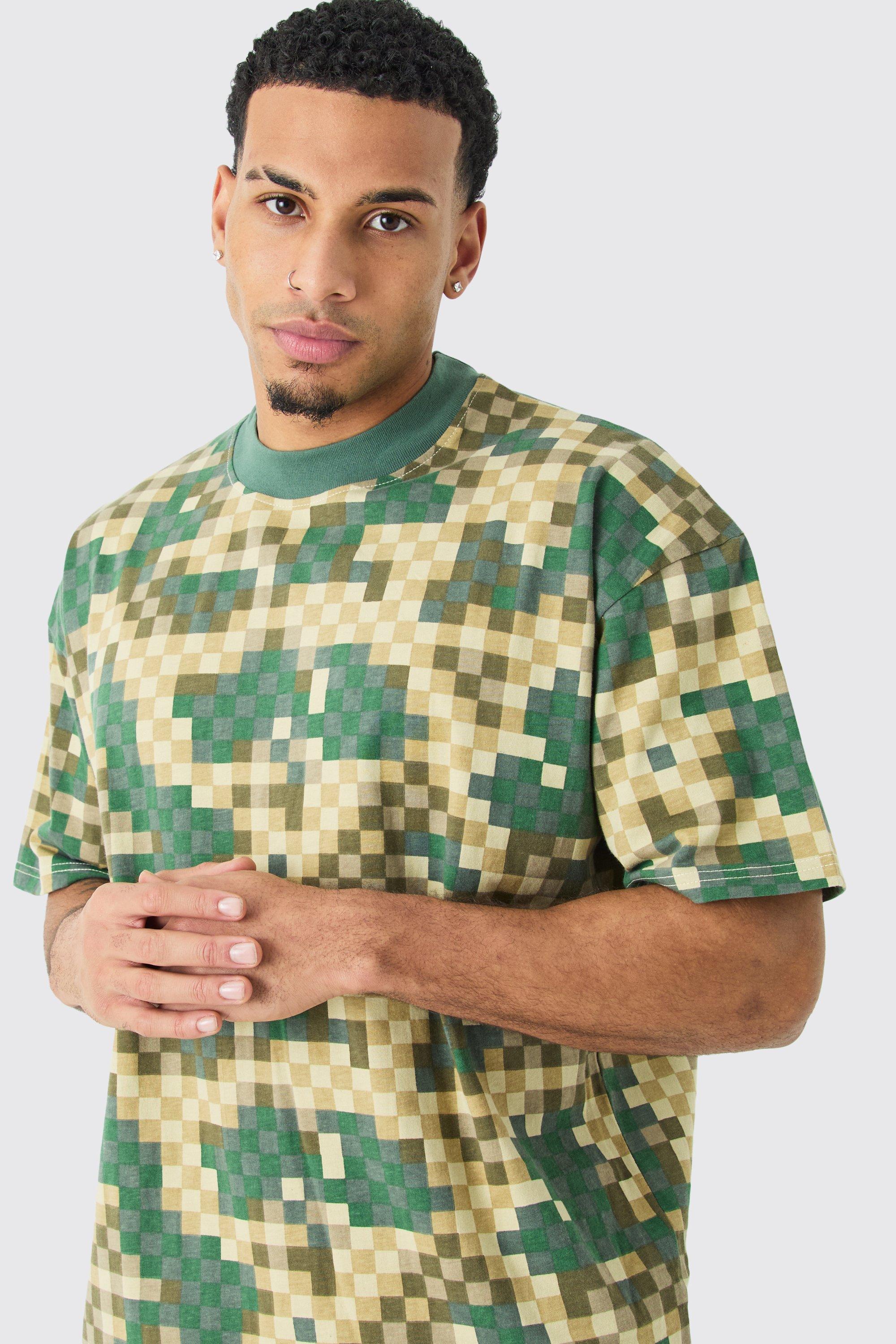 Image of T-shirt pesante oversize in fantasia militare con pixel e girocollo esteso, Verde