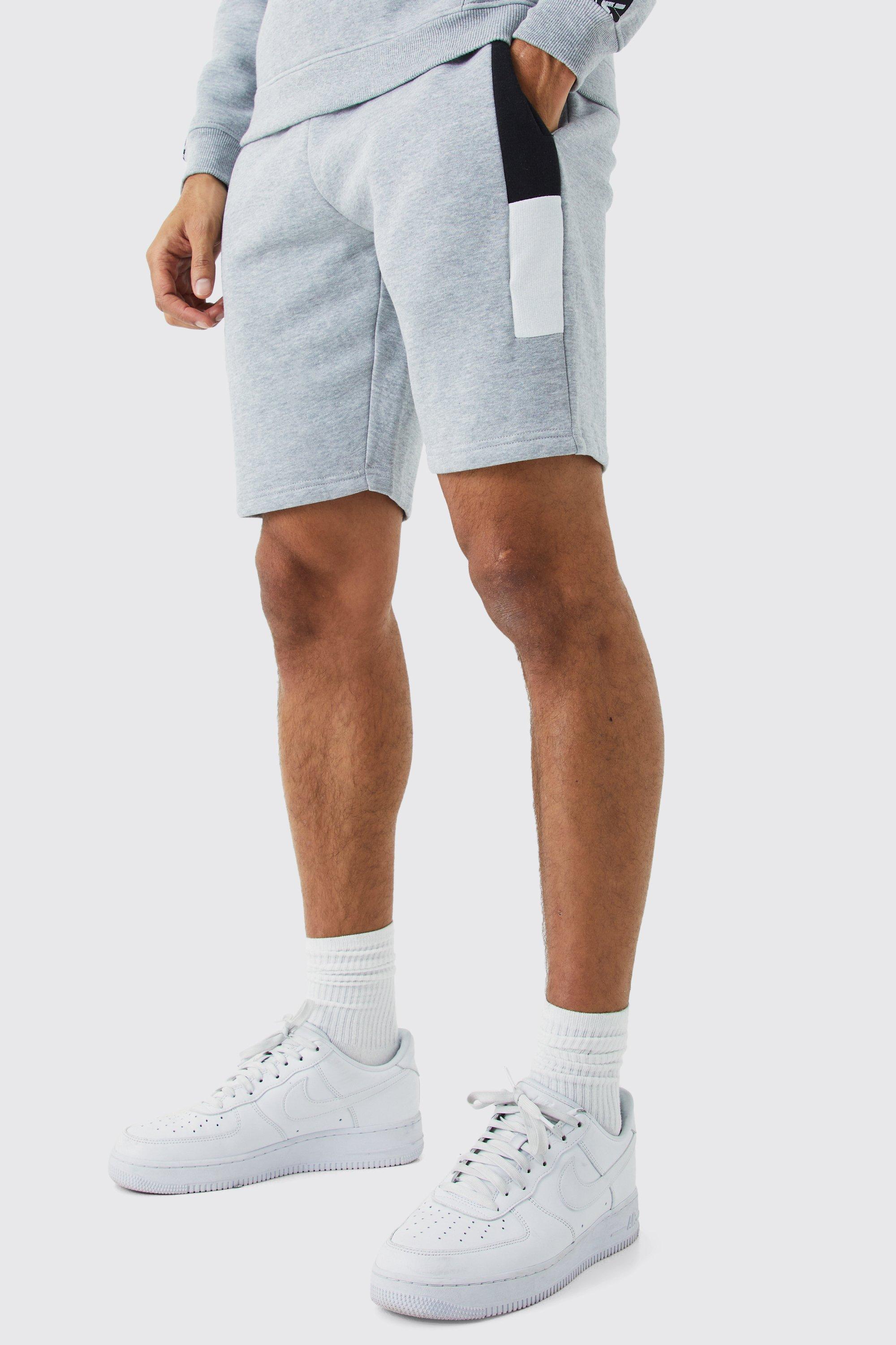 Image of Pantaloncini Slim Fit a blocchi di colore con firma Man, Grigio