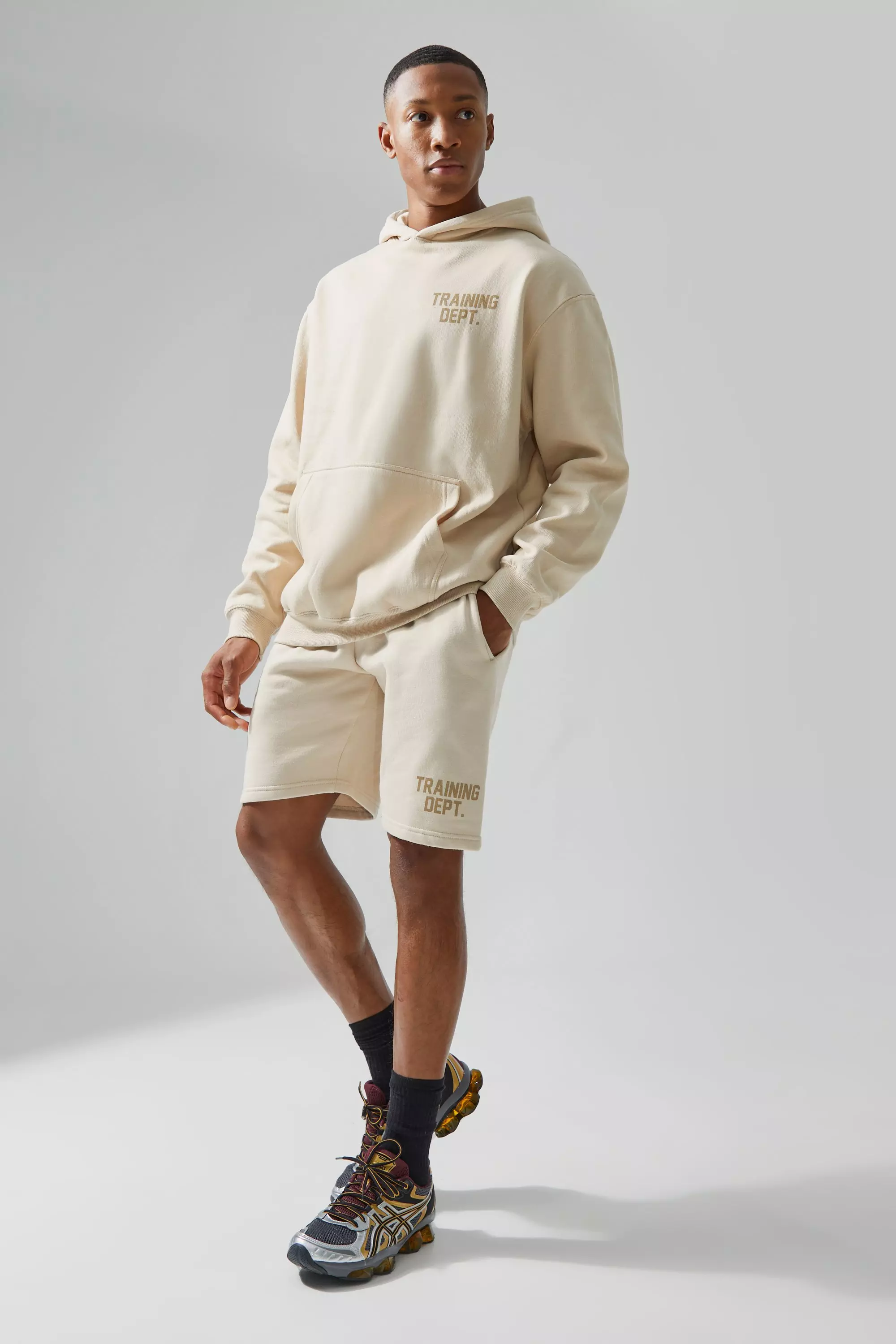 Nike hoodie short discount set