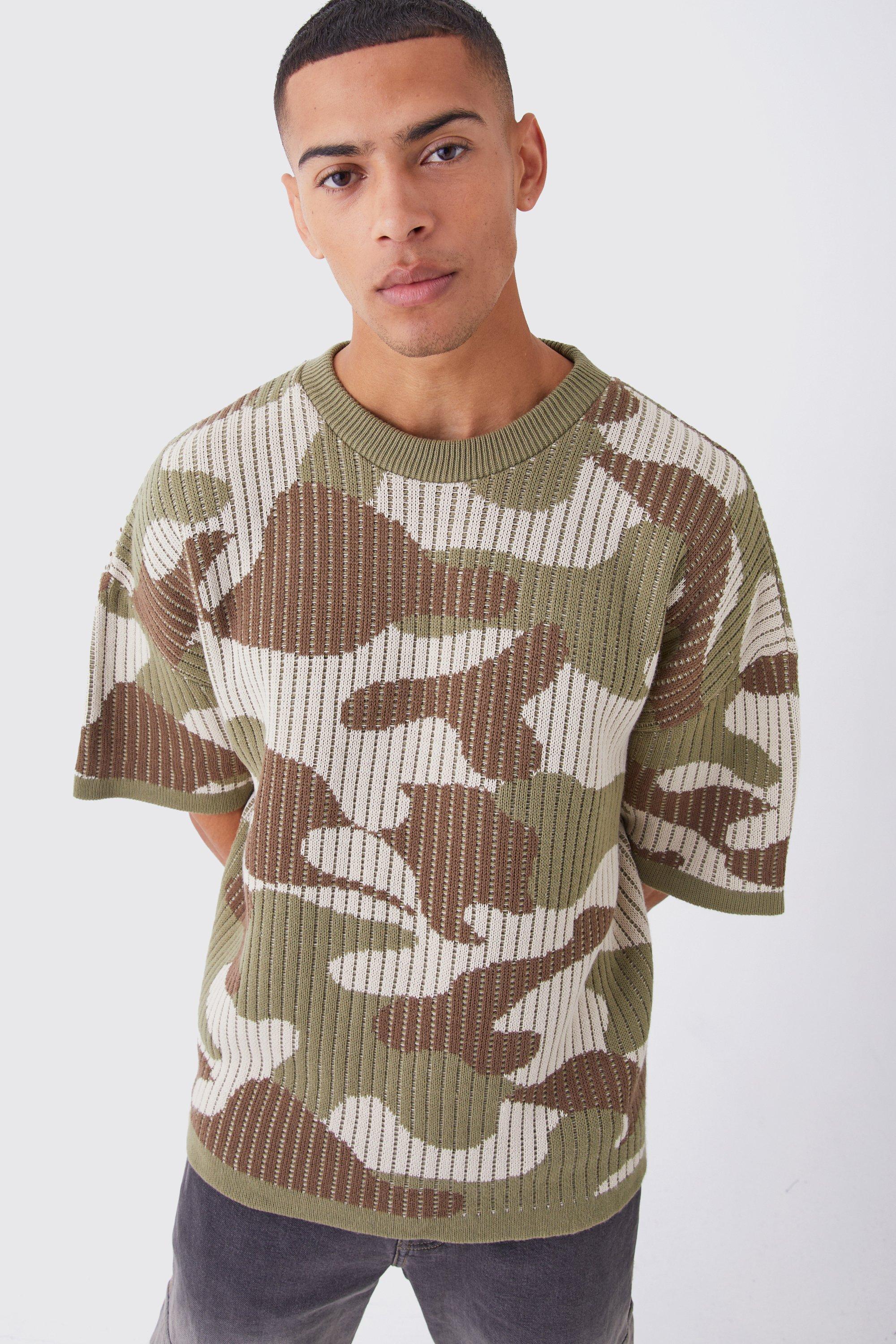 Image of T-shirt oversize in maglia in fantasia militare, Beige