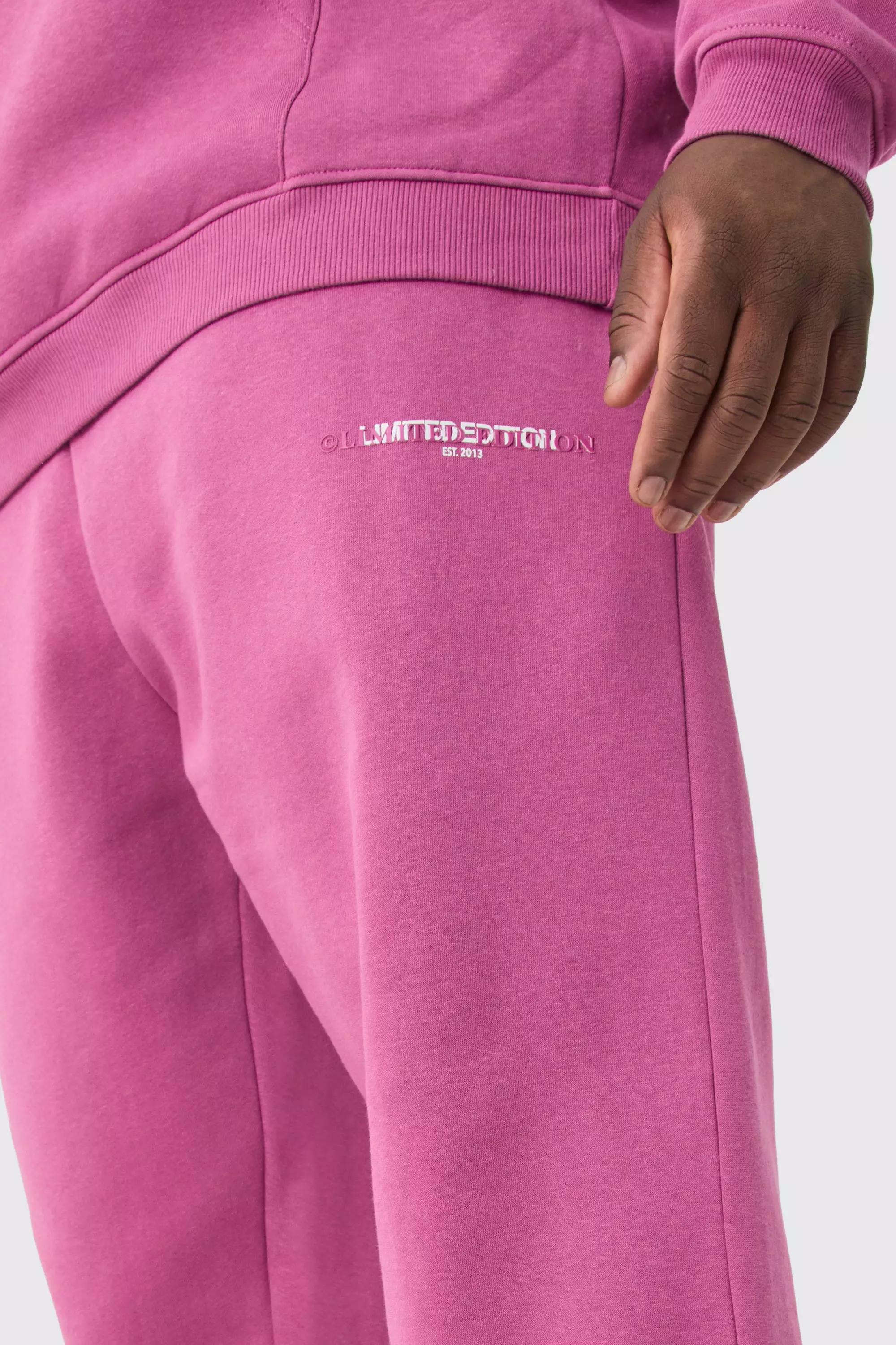 76 Crest Joggers