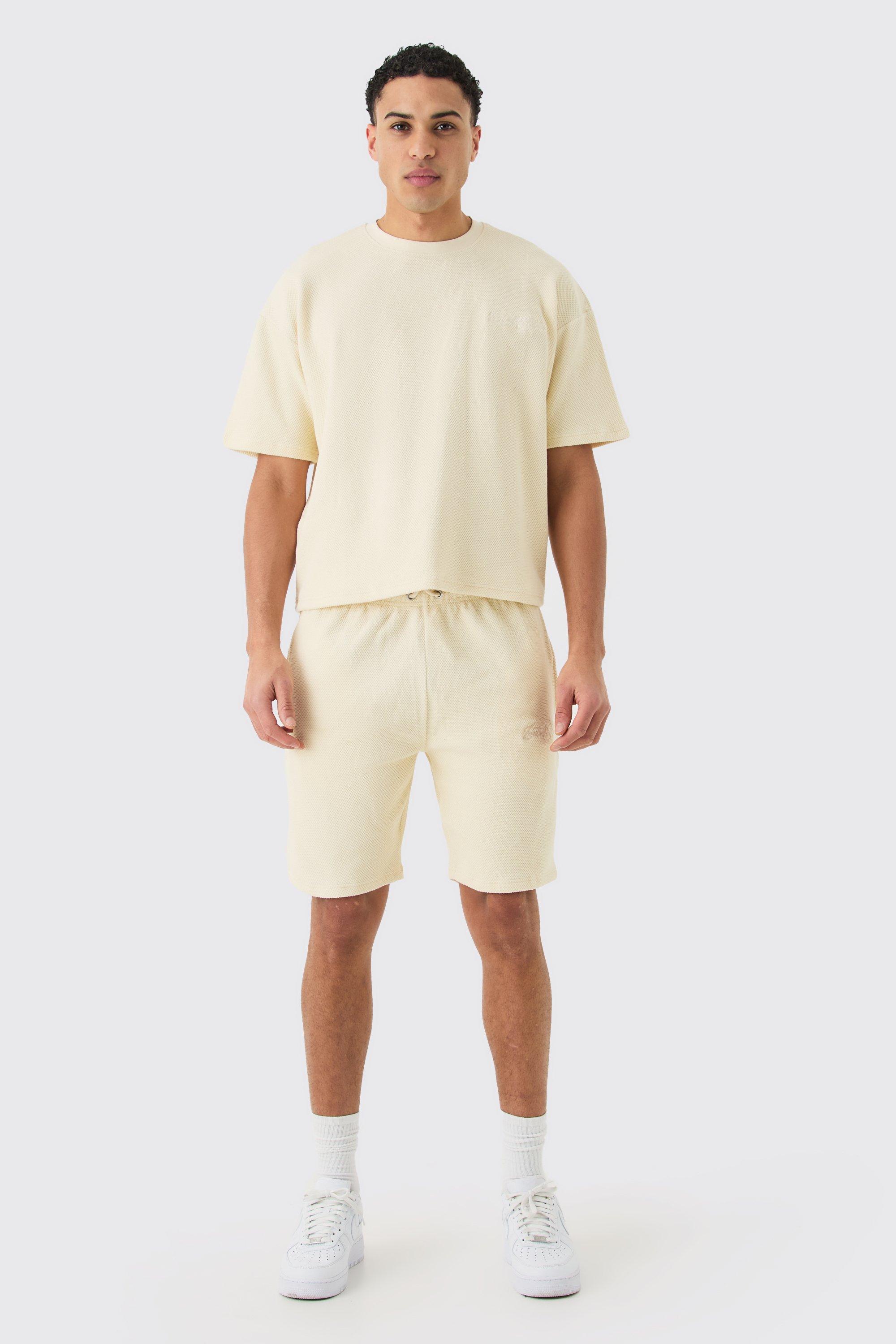 Image of Set T-shirt squadrata oversize & pantaloncini, Cream
