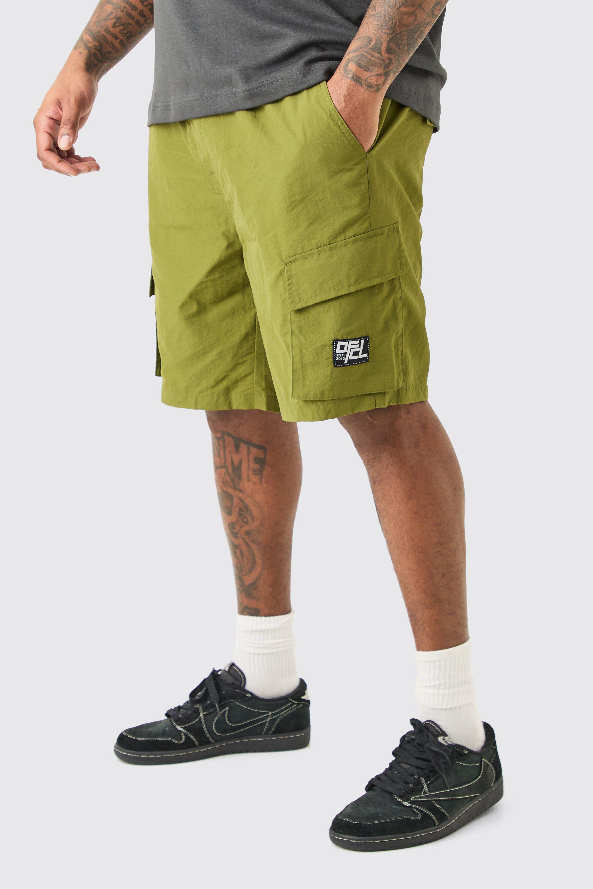 Image of Pantaloncini Cargo Plus Size Ofcl in nylon con vita elasticizzata, Verde