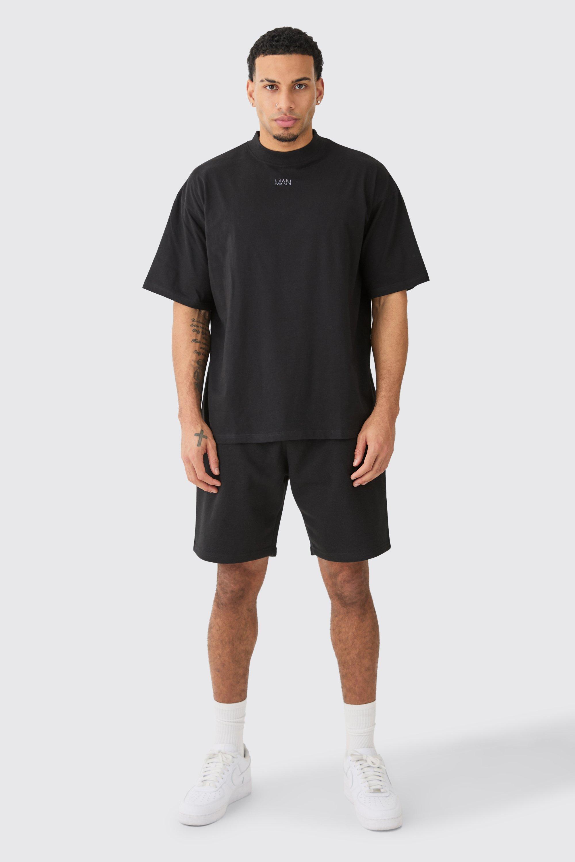Image of Set T-shirt Man oversize con girocollo esteso & pantaloncini rilassati, Nero