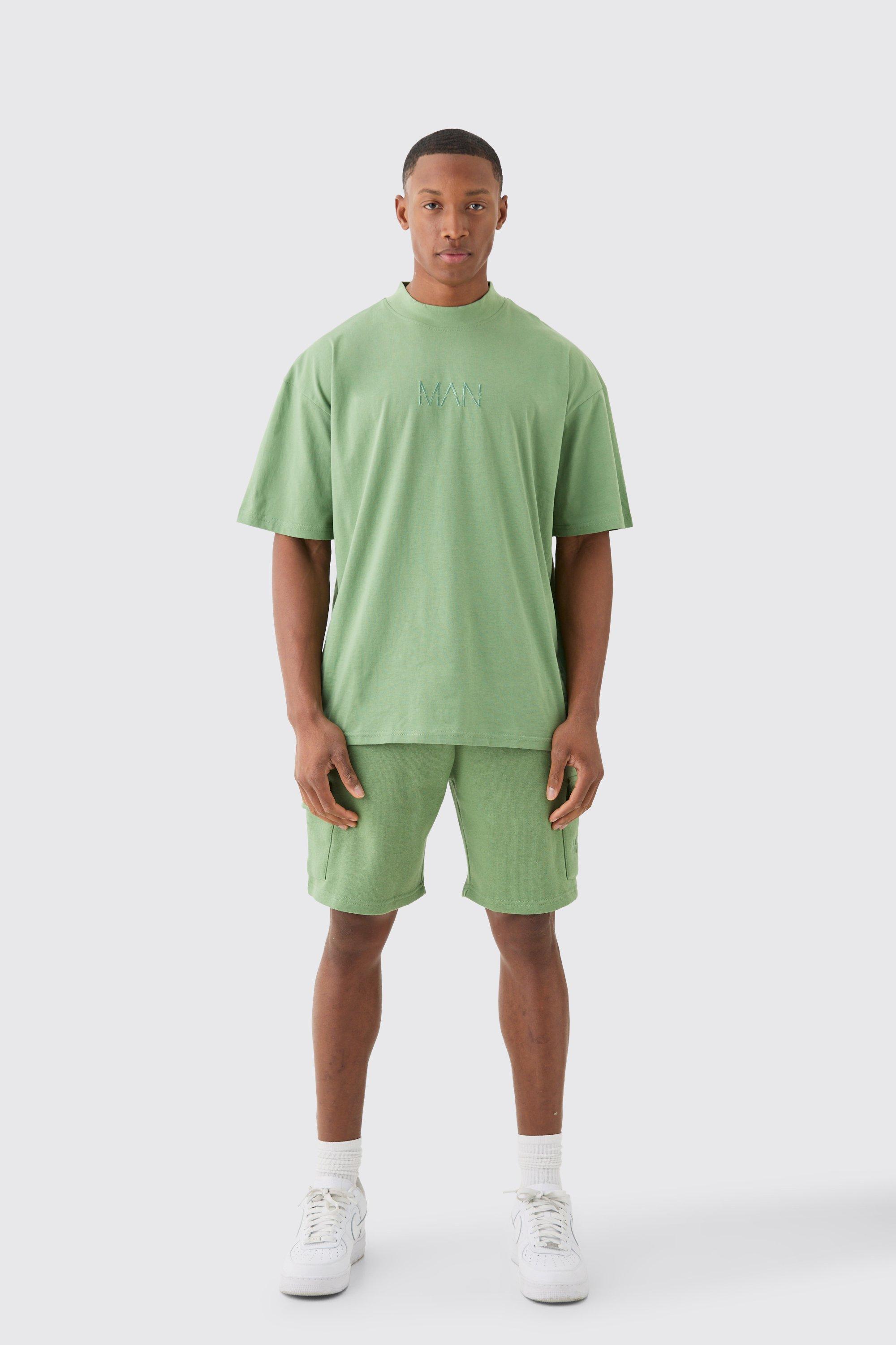 Image of Set T-shirt Man oversize con girocollo esteso & pantaloncini Cargo, Verde