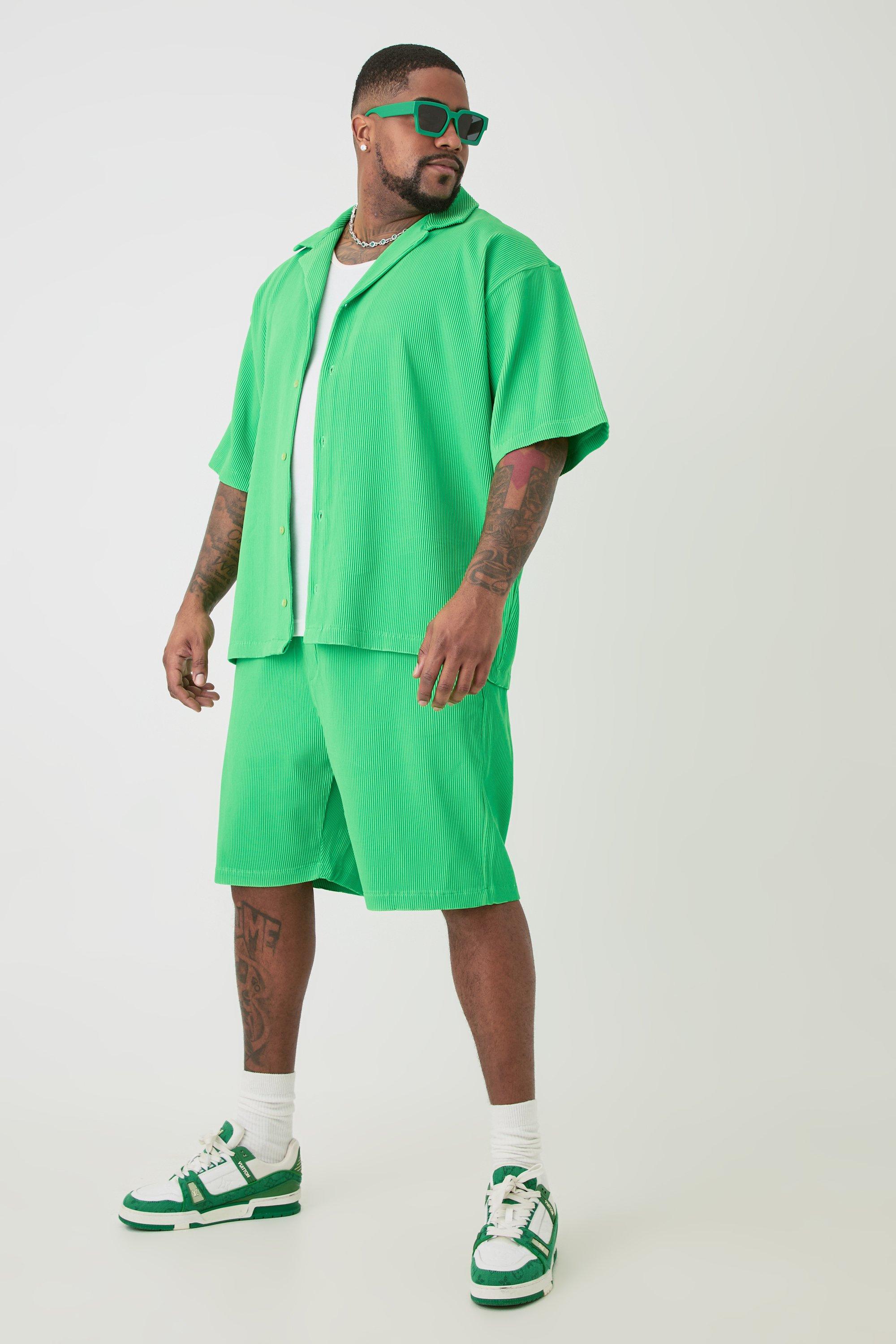 Image of Plus Drop Revere Short Sleeve Pleated Shirt & Short In Green, Verde