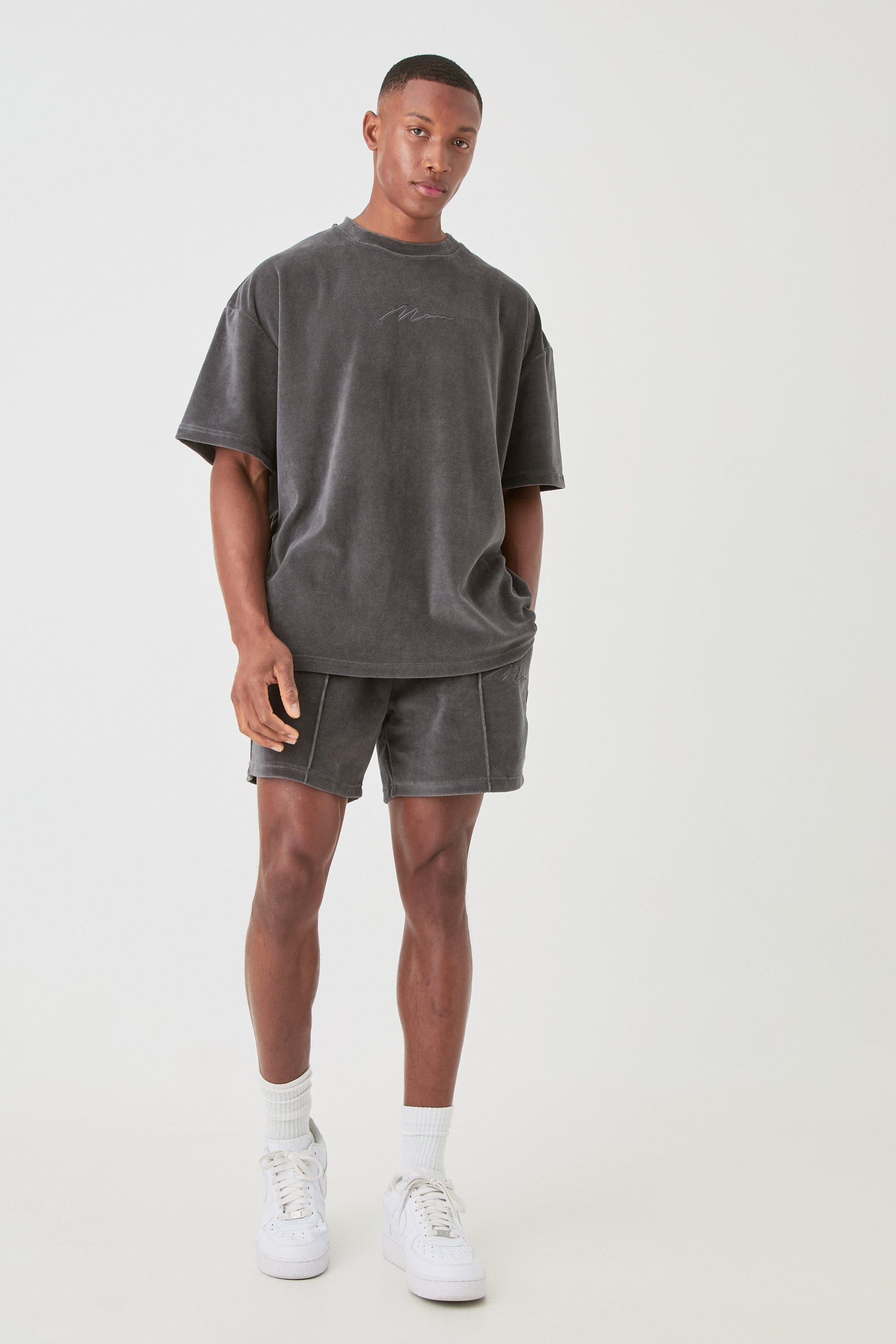 Image of Man Velour Oversized T-shirt & Pinktuck Shorts Set, Grigio
