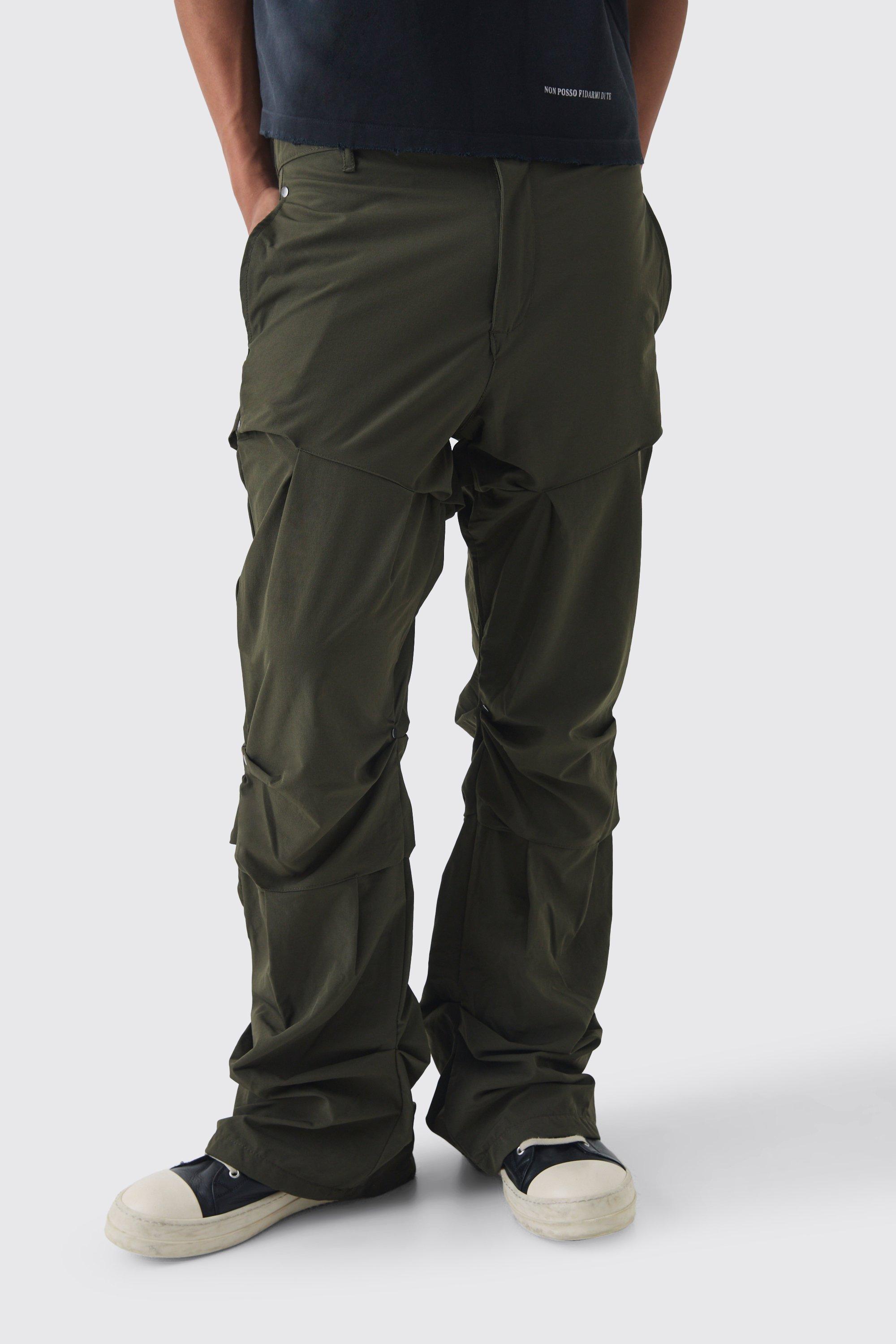 Pantaloni a zampa Slim Fit con pieghe sul fondo e ruches, Verde