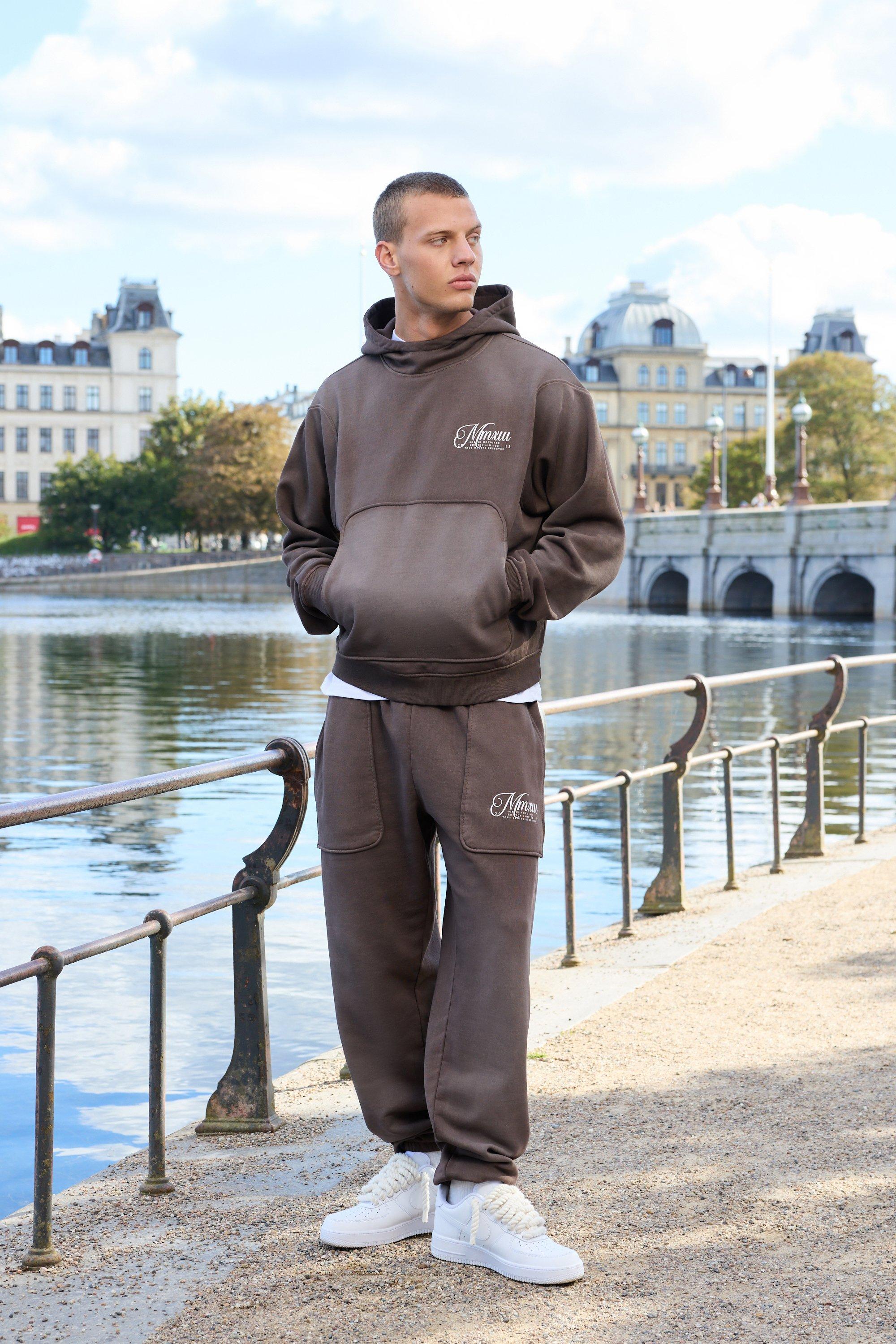 Pantaloni tuta oversize con cuciture, Brown