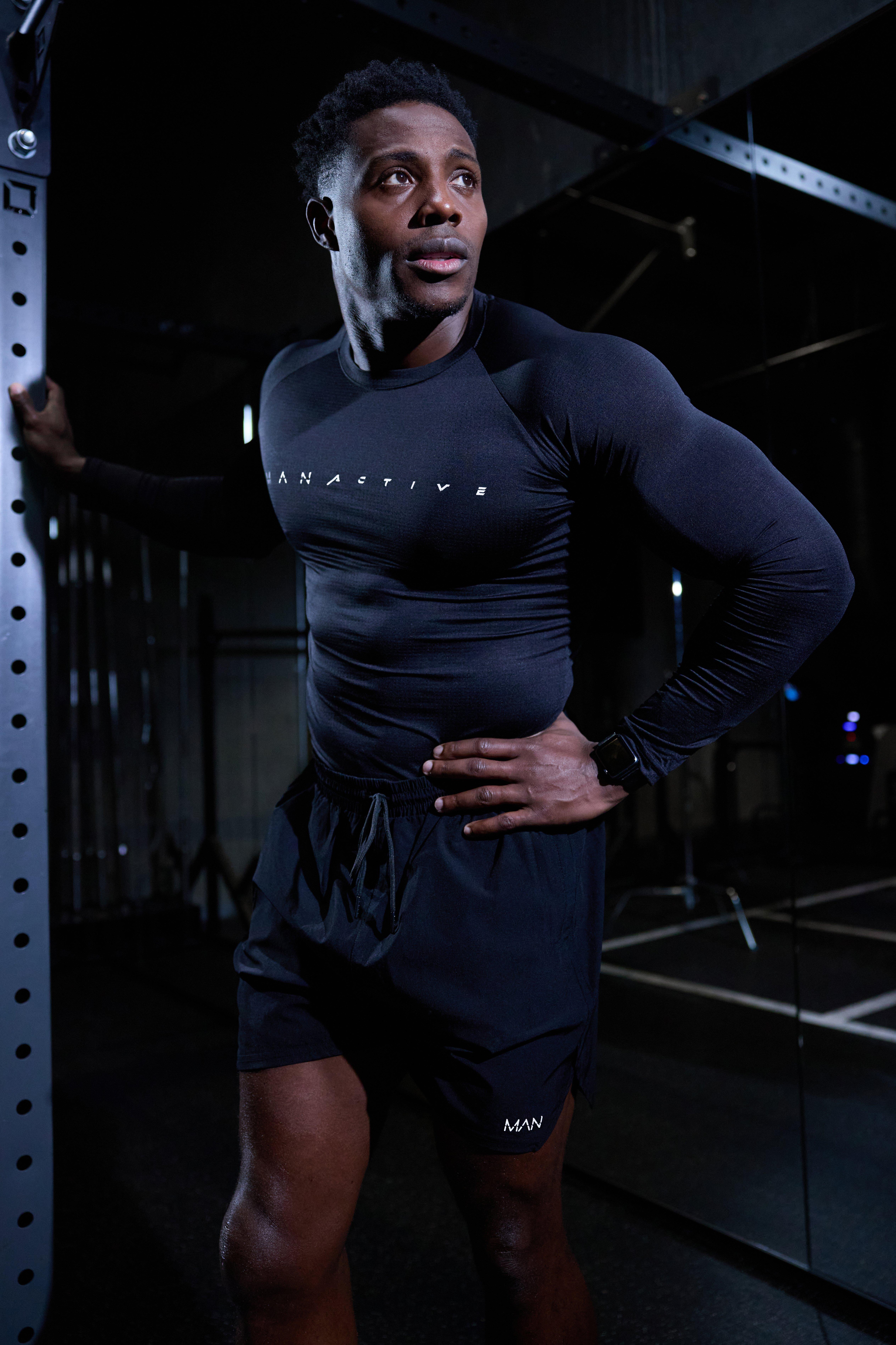 Mens Black Man Active Muscle Fit Breathable Lightweight Long Sleeve T-shirt, Black