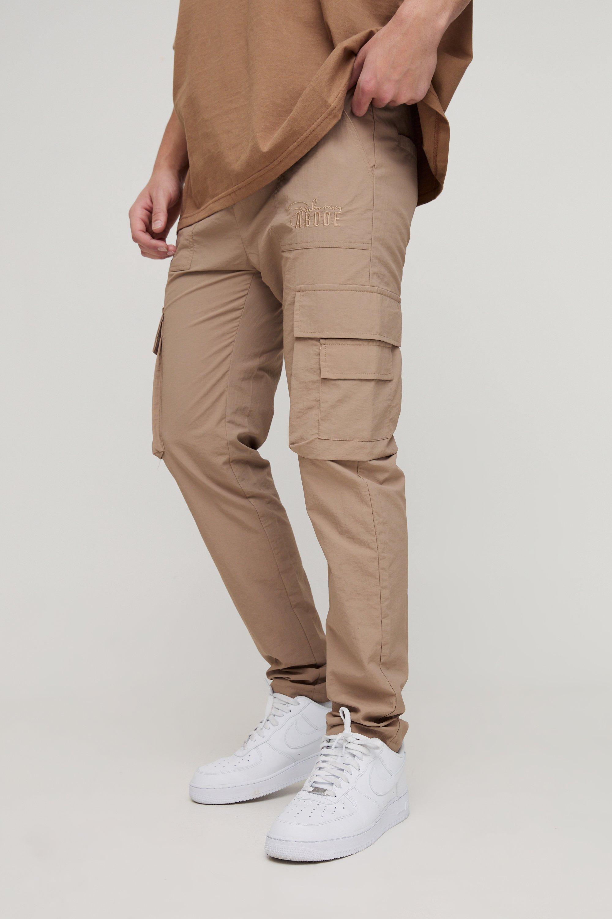 Boohoo Geborduurde Slim Fit Nylon Cargo Abode Broek, Taupe