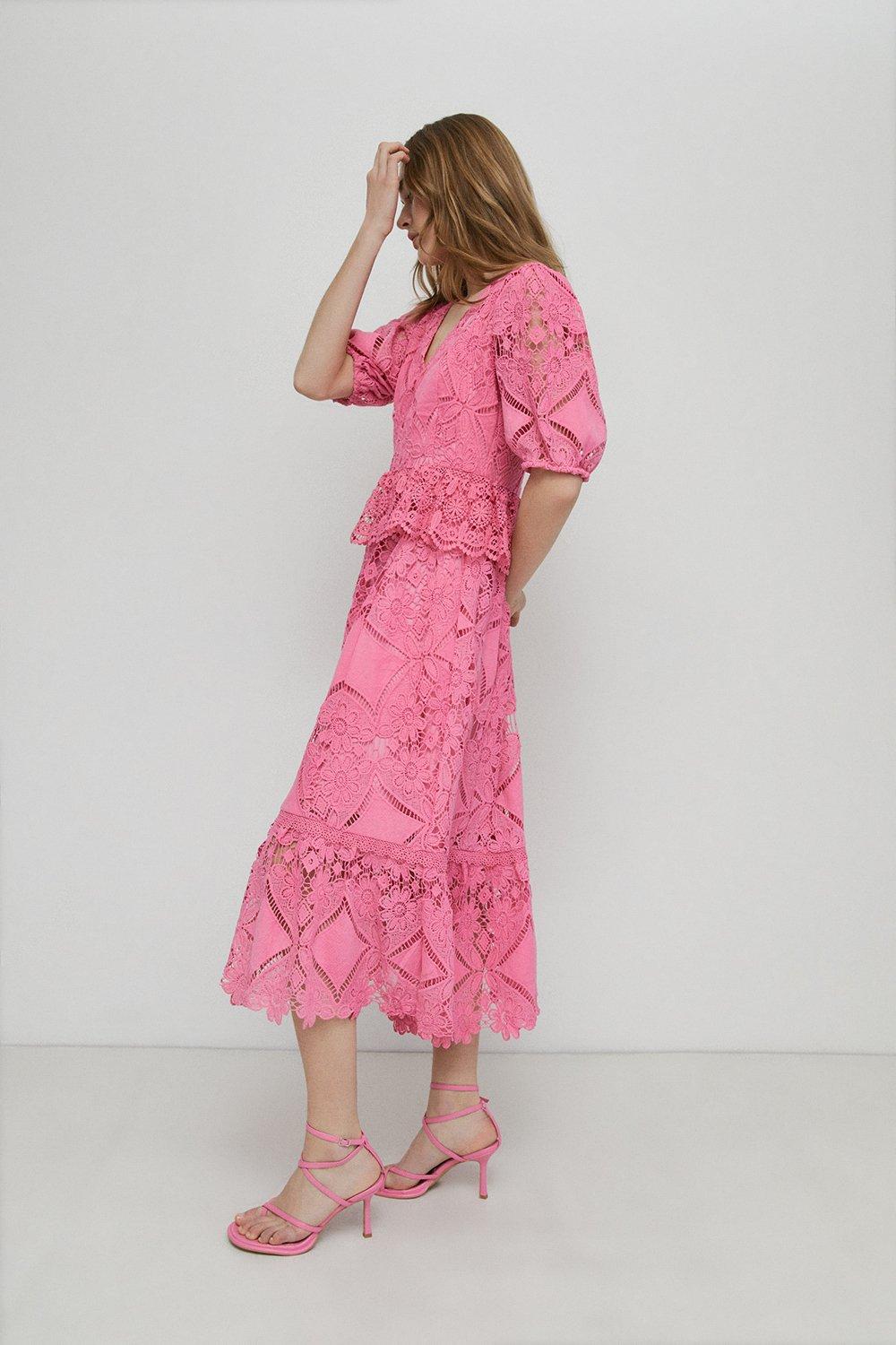 Womens Lace V Neck Midi Tier Dress - pink