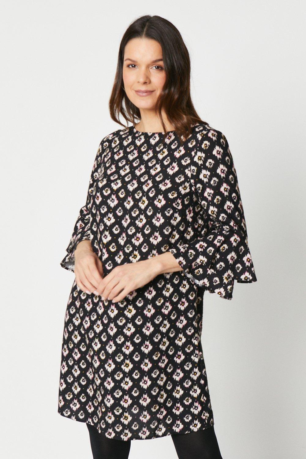Womens Petite Floral Abstract Shift Dress