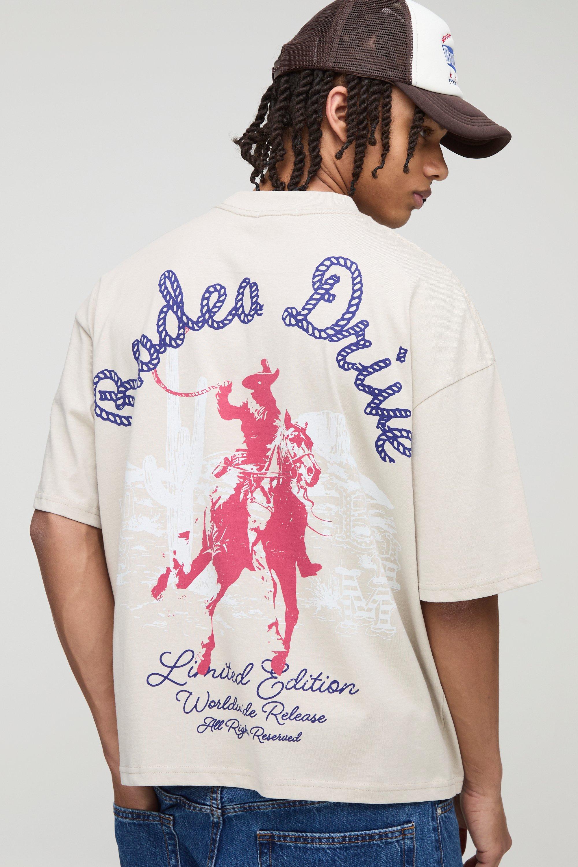 Image of T-shirt squadrata oversize con grafica di Rodeo Drive, girocollo esteso e grafica Western, Beige