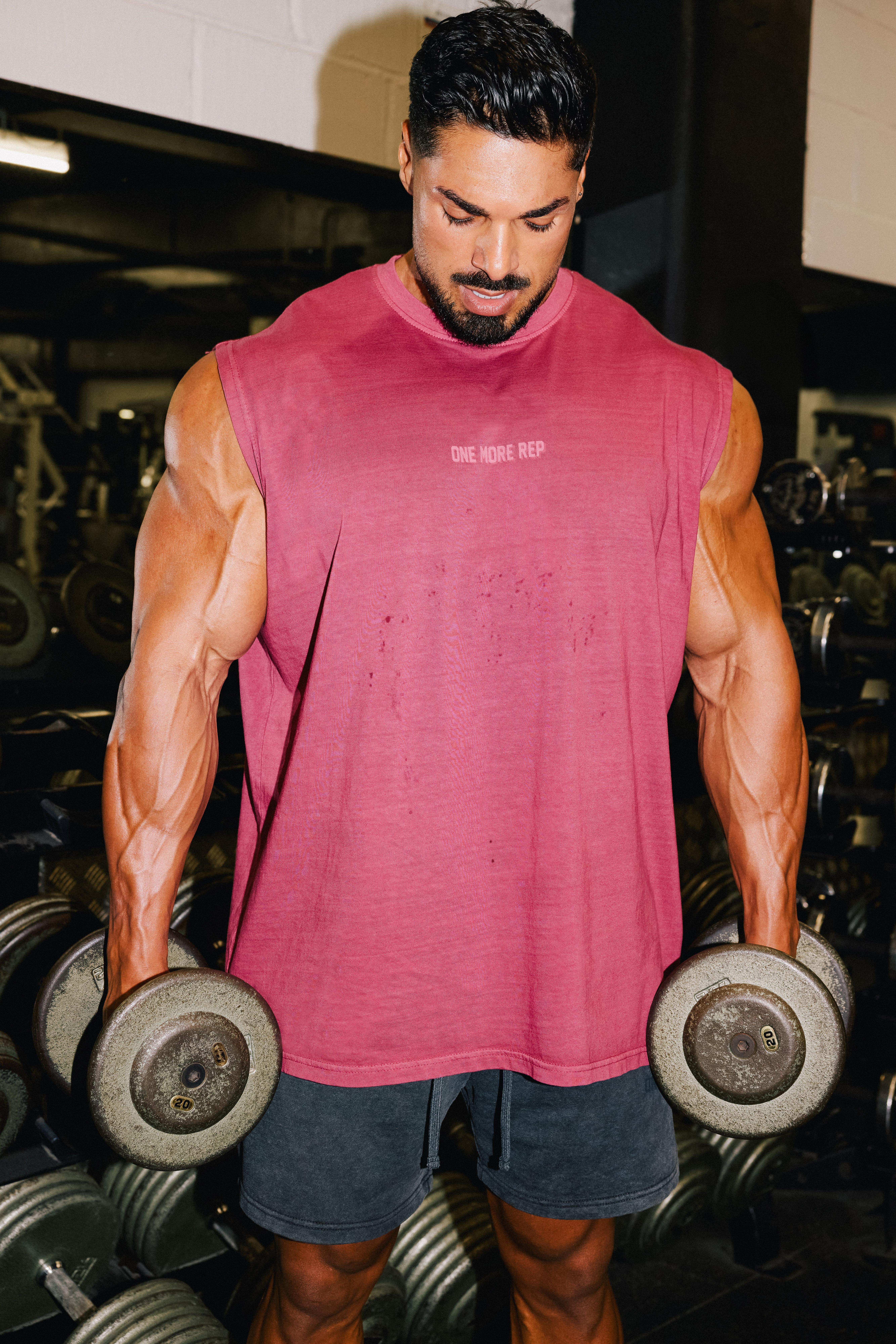 Image of Man Active One More Rep Oversized Washed Tank, Rosso