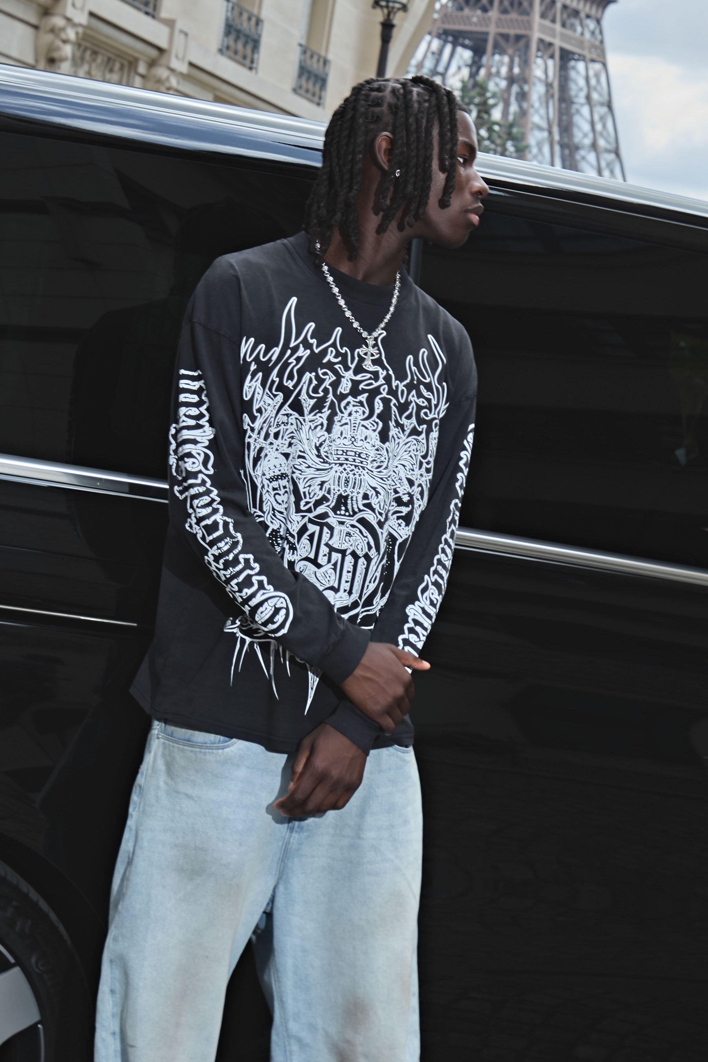 Image of Black Oversized Extended Neck Washed Gothic BM Crest Long Sleeve T-Shirt, Grigio