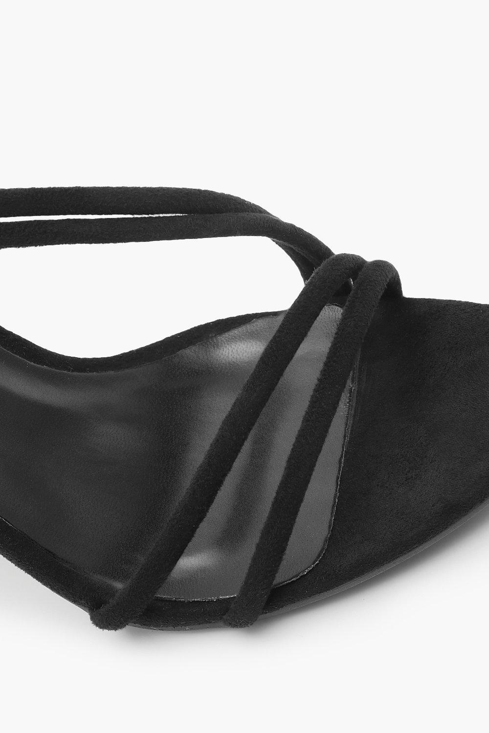 

Туфли на каблуках с ассиметричными ремешками, Black