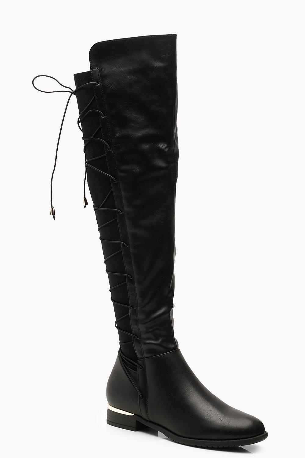 Flache, kniehohe Stiefel mit Schnürung hinten | Boohoo Flache, kniehohe Stiefel mit Schnürung hinten | Boohoo