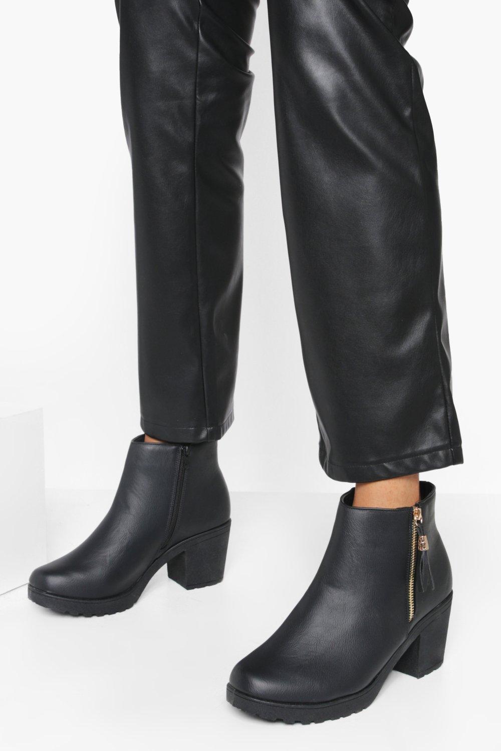 boohoo chunky heel chelsea boot