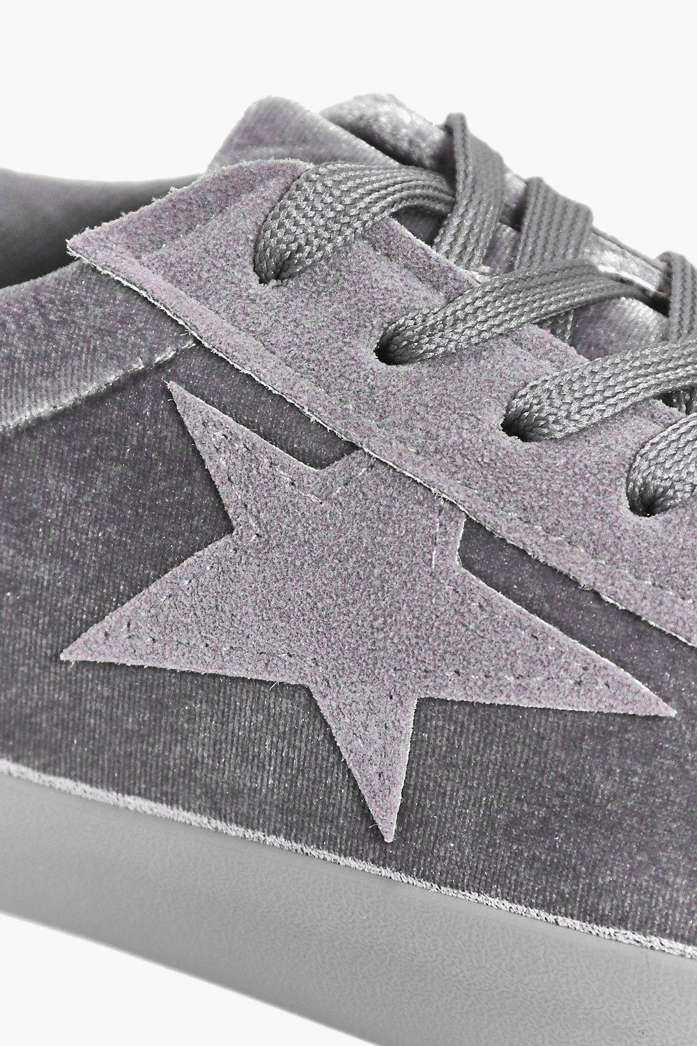 scarpe ginnastica con la stella