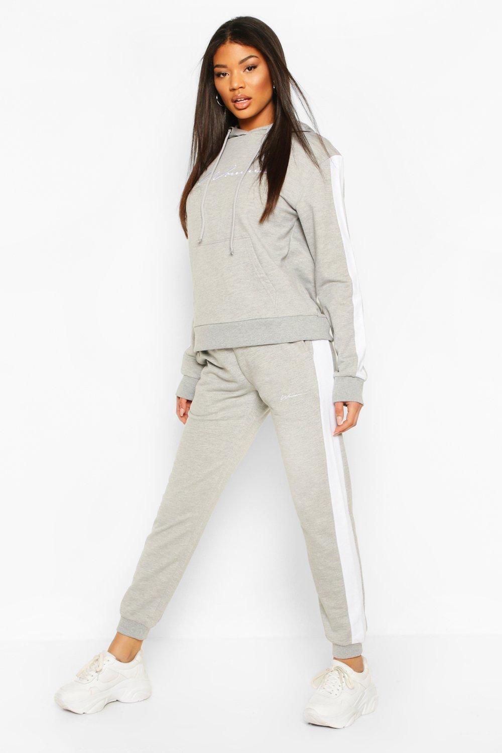 

Спортивный костюм с контрастными вставками и вышивкой Woman, Grey