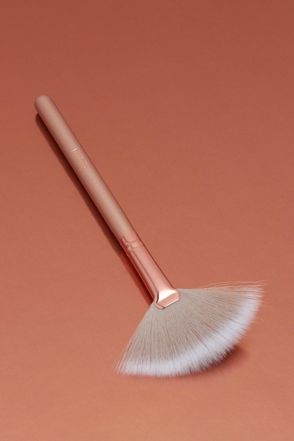 

Кисть-веер для хайлайтера Boohoo, Nude
