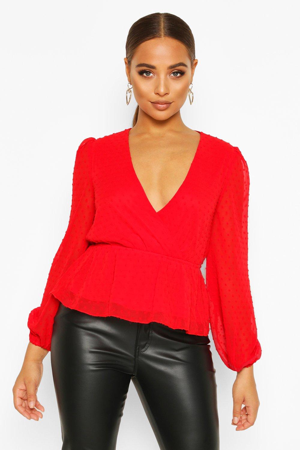 

Топ из ткани добби в горошек с запахом и баской, Red
