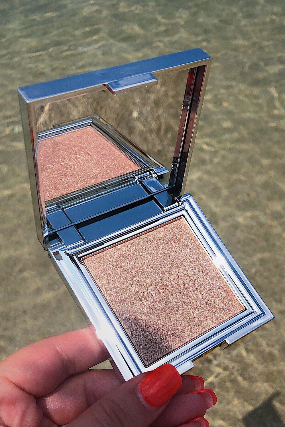 Фото #1: Пудра-хайлайтер Memi Radiance - Glow Up