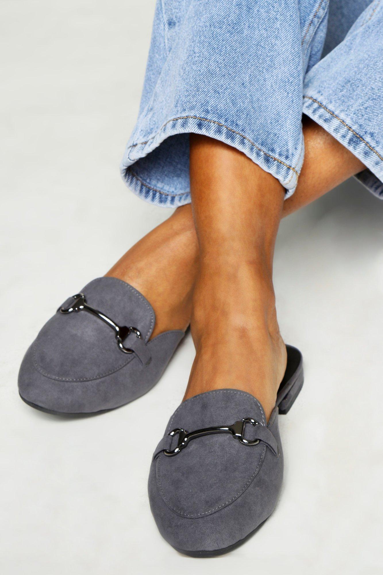 risha casual flat mules