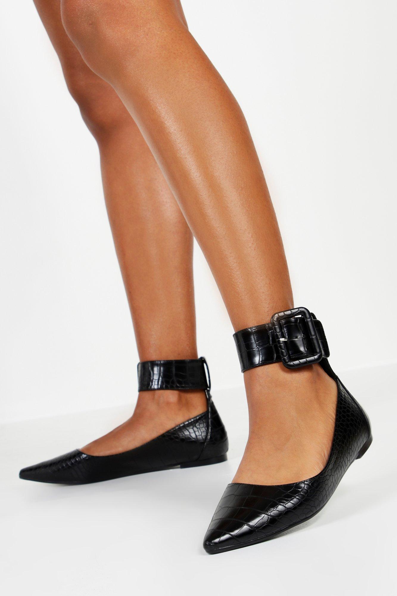 8 Stylingtipps für flache Schuhe zu Kleidern und co. Wide Fit – Schwarze High Heels in Wildleder Optik mit