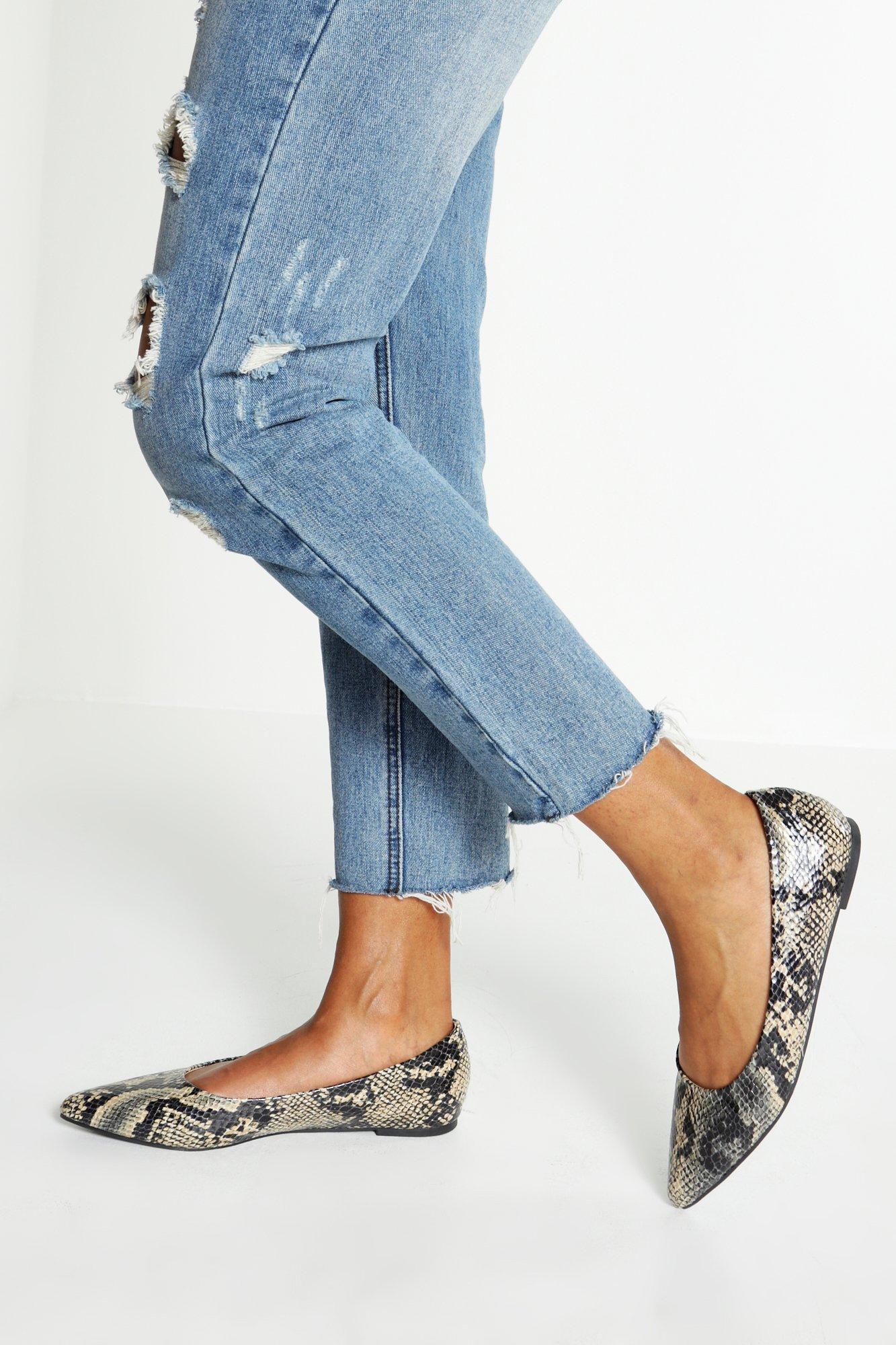 pointed toe ballet flats