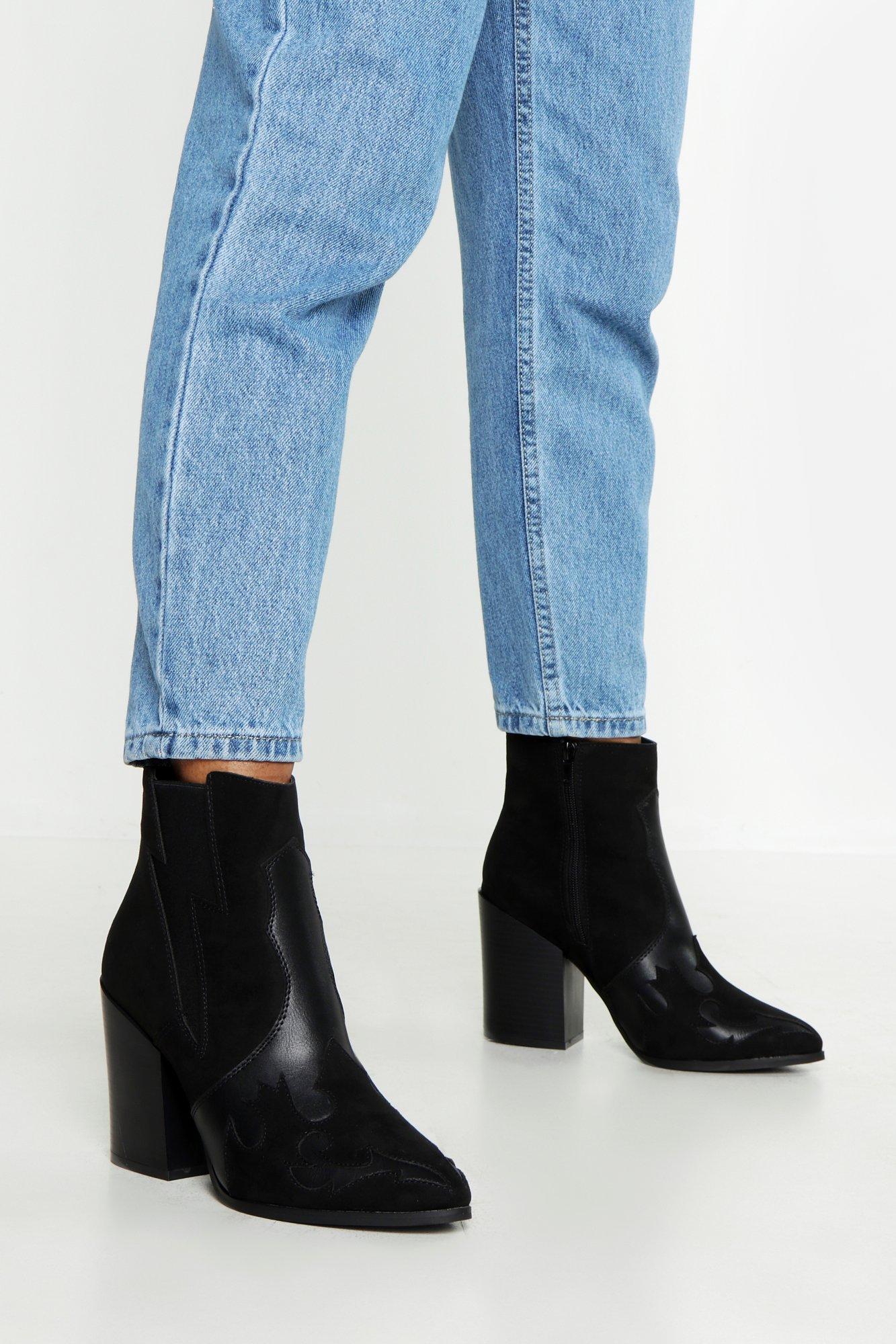 pointed toe boots