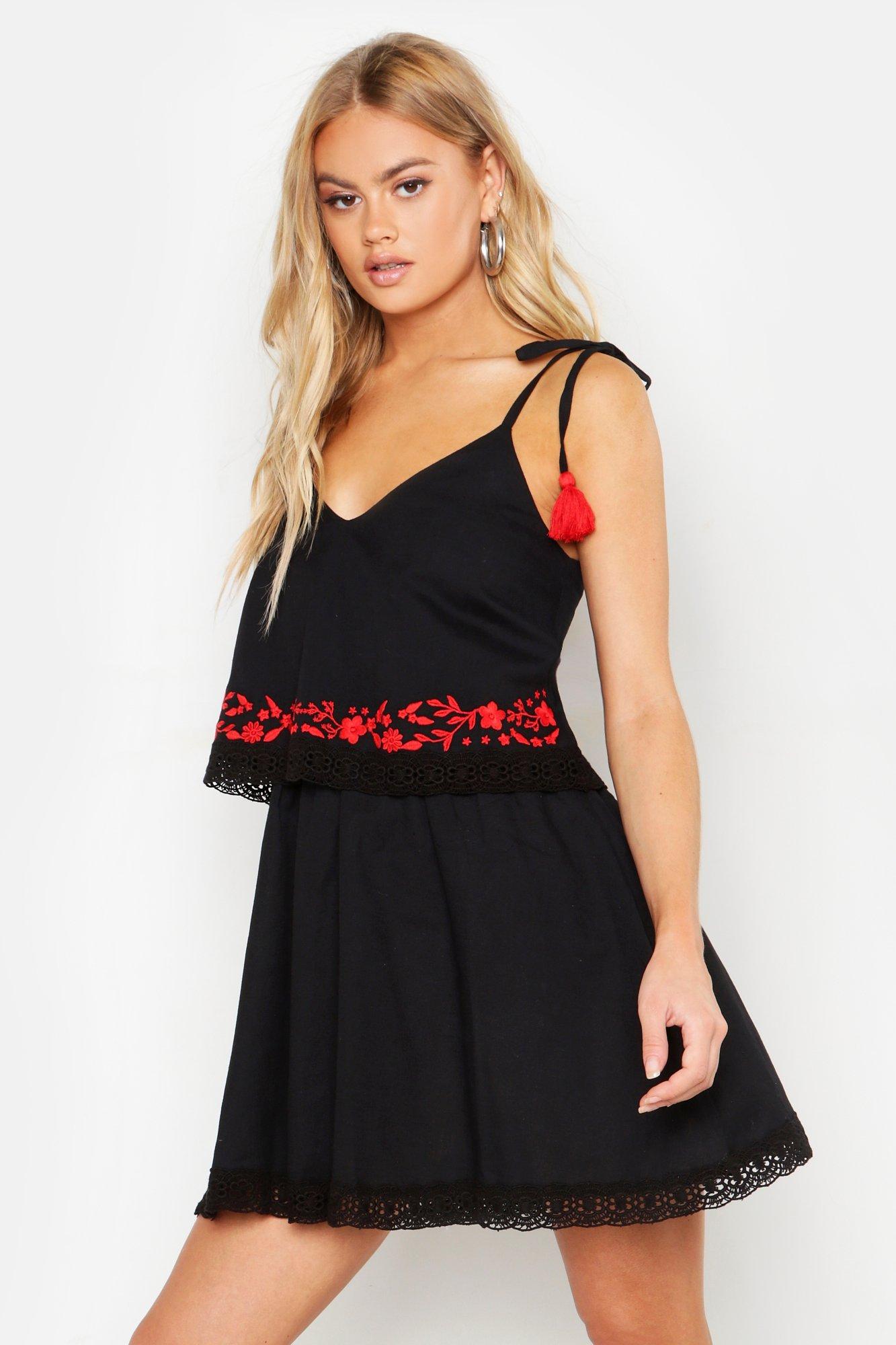 

Двухслойное свободное платье с вышивкой и помпонами, Black