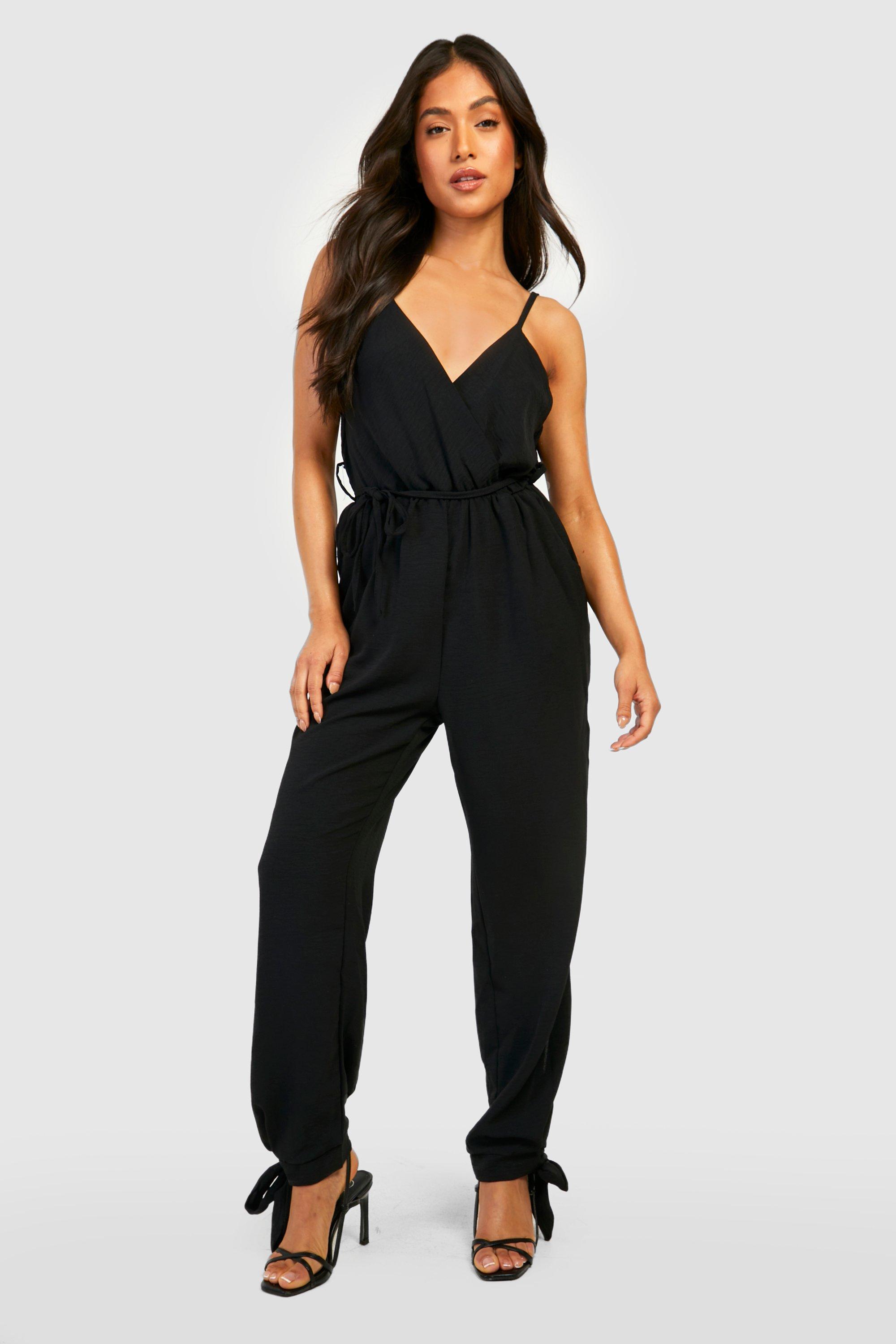 Boohoo Petite Jumpsuit Met Ceintuur, Mouwstrikjes En Bandjes, Black