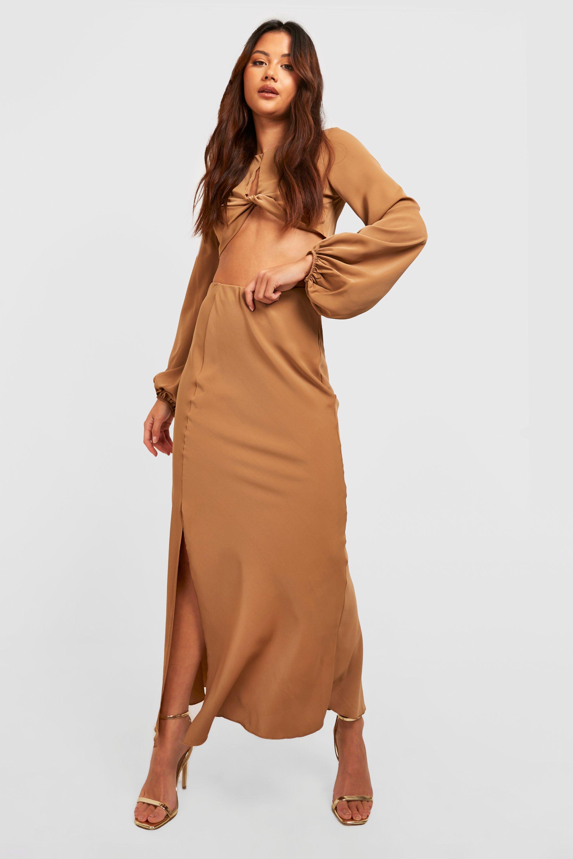 Boohoo Petite Premium Satijnen Bias Cut Maxi Rok, Bronze