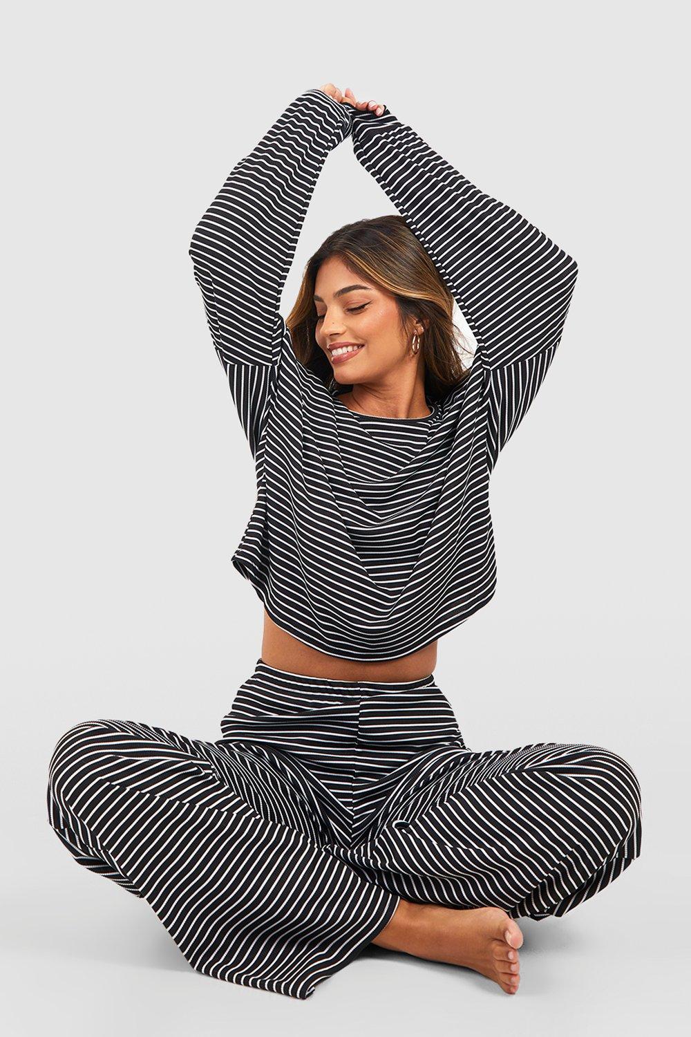 Image of Set pigiama di Loungewear da casa in jersey a righe con pantaloni lunghi, Nero
