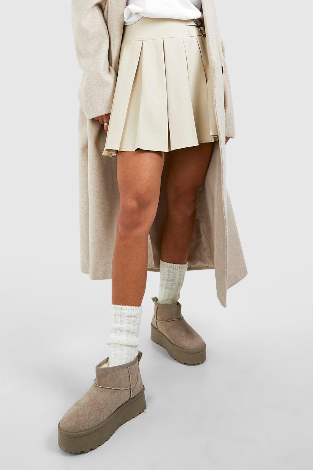 Image of Stivali comodi con zeppa, Beige